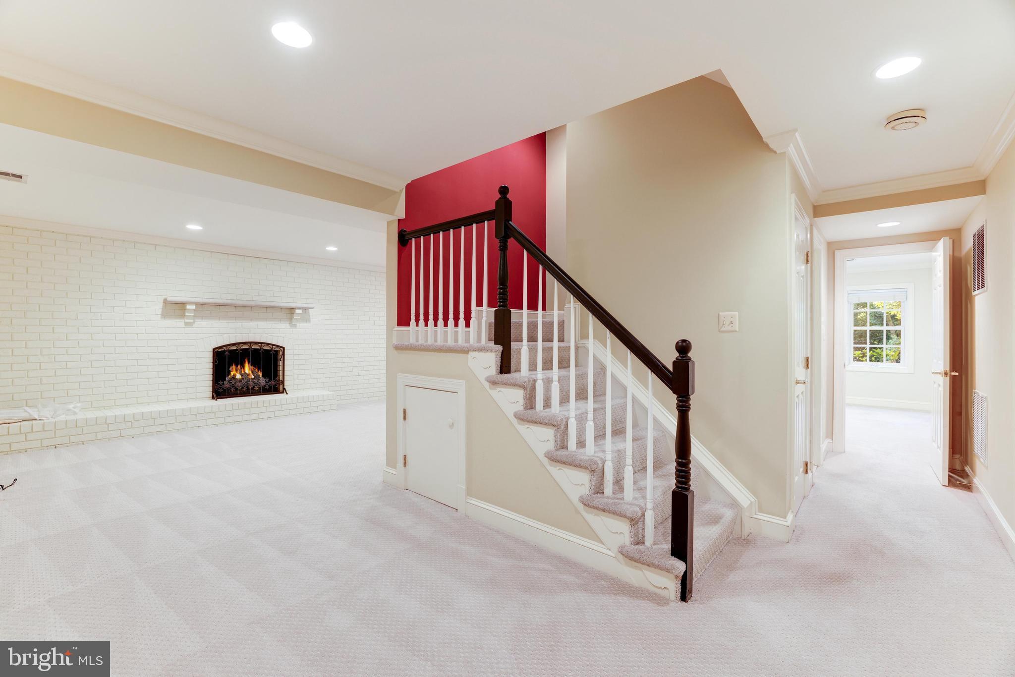 214 Falcon Ridge Rd