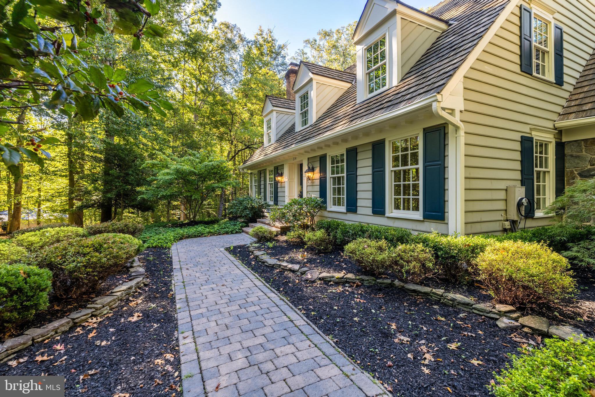214 Falcon Ridge Rd