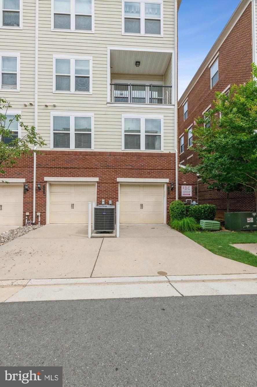 3047 Rittenhouse Cir #73