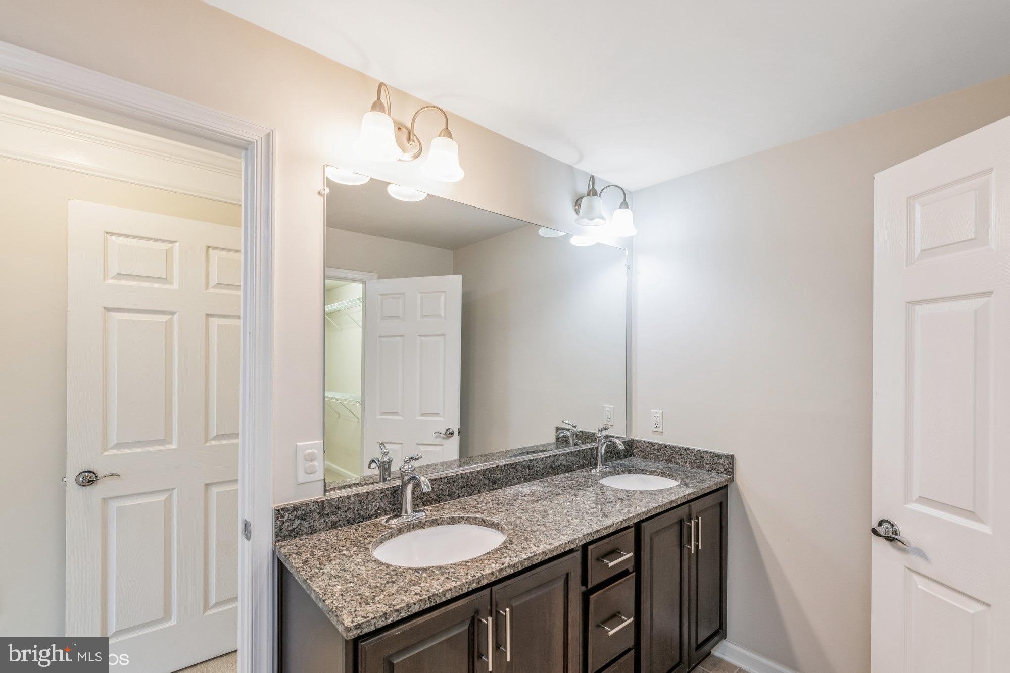 3047 Rittenhouse Cir #73