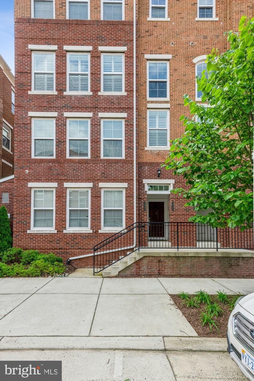 3047 Rittenhouse Cir #73