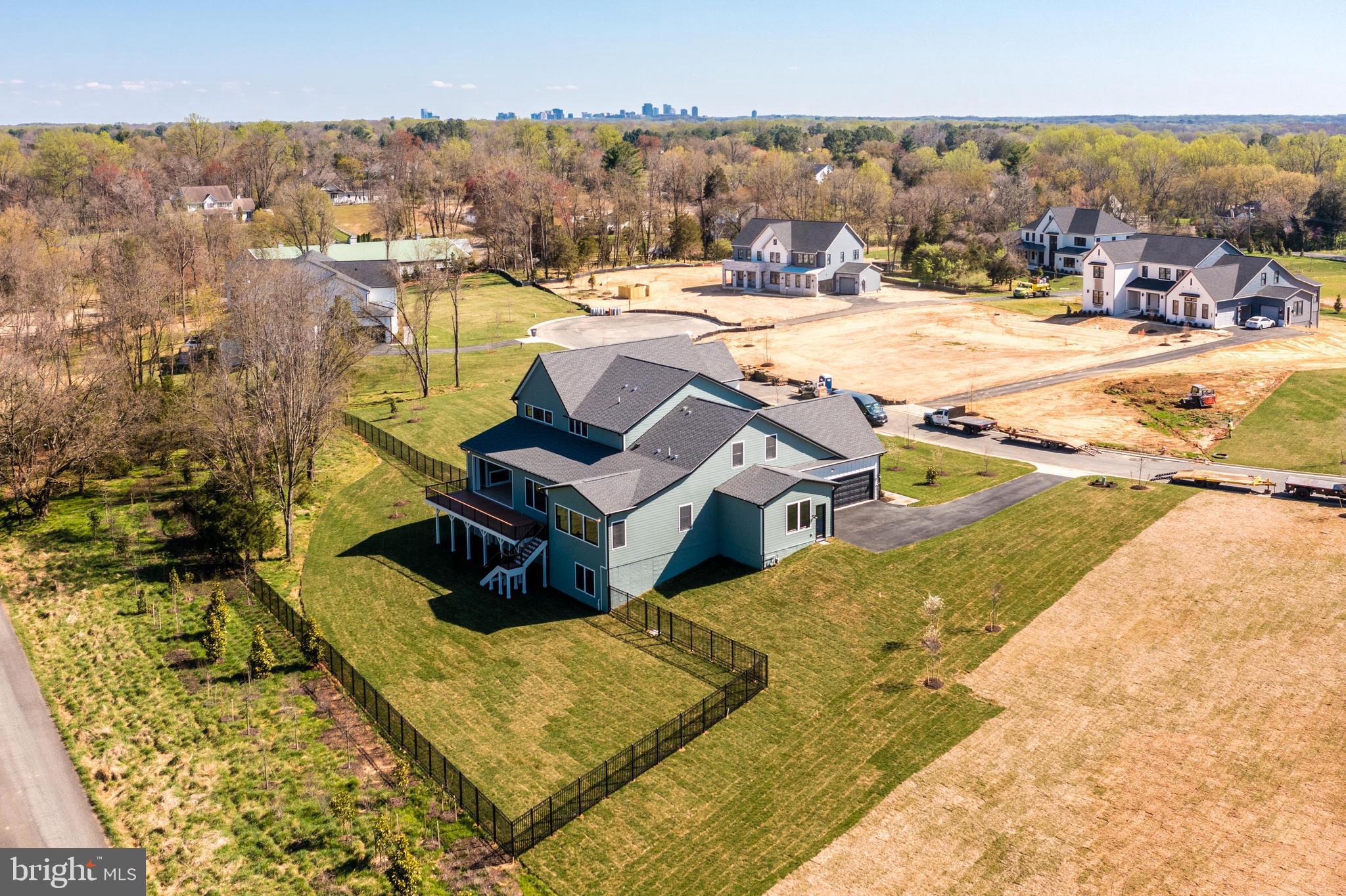 666 Stratford Hill Ct