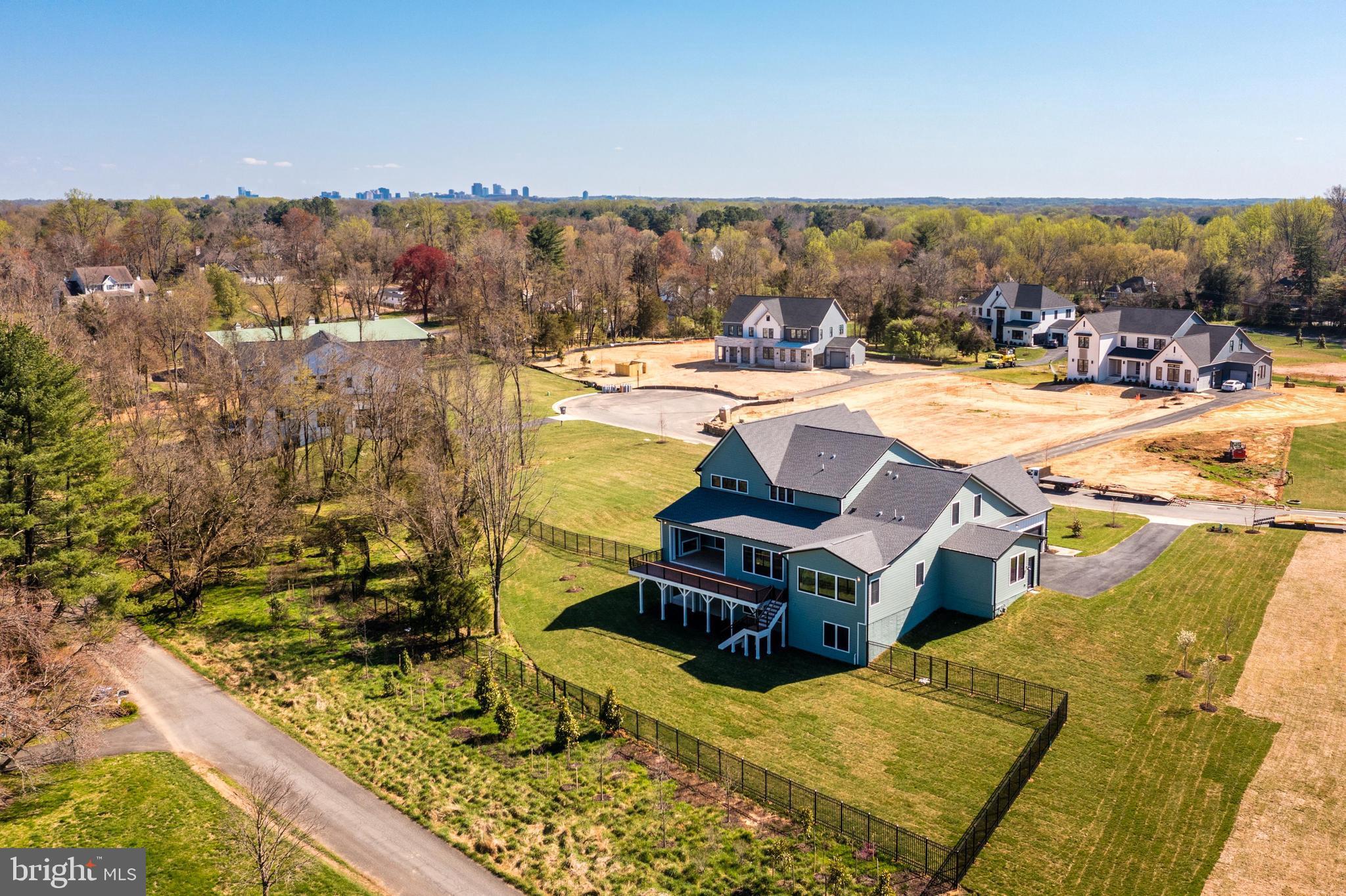 666 Stratford Hill Ct