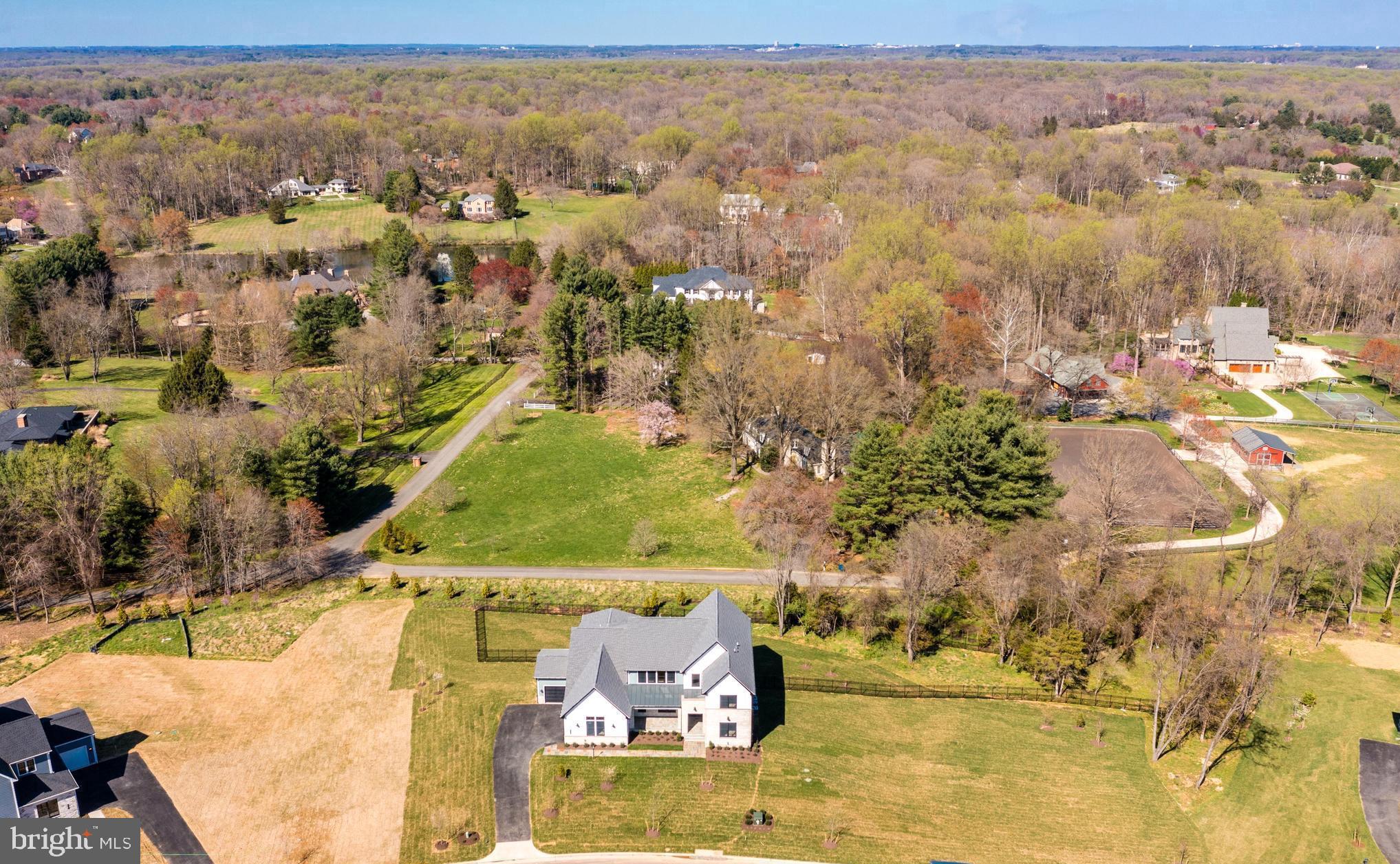 666 Stratford Hill Ct