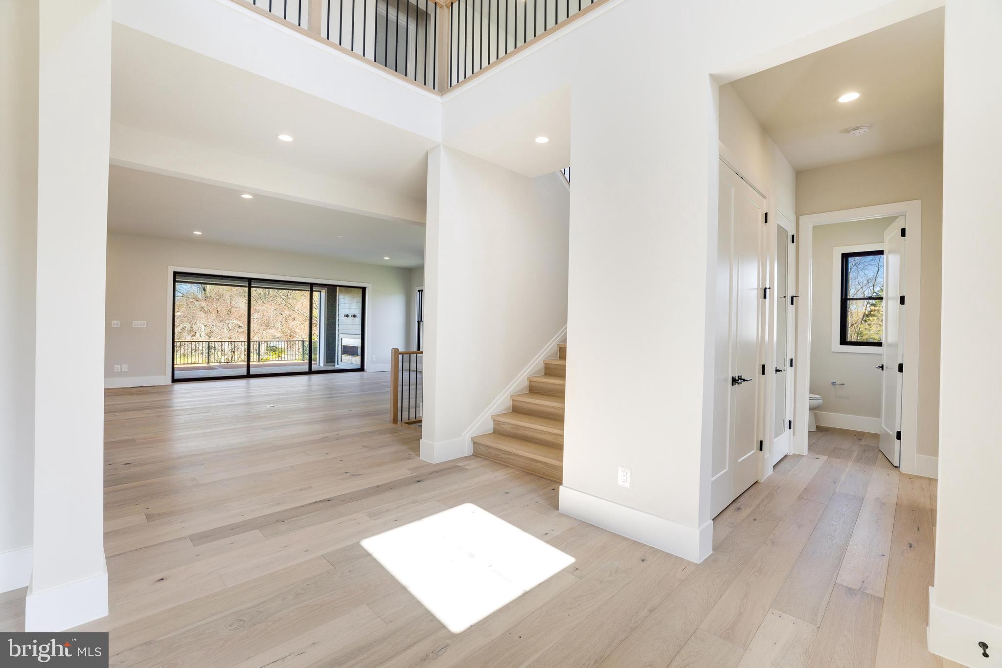 666 Stratford Hill Ct