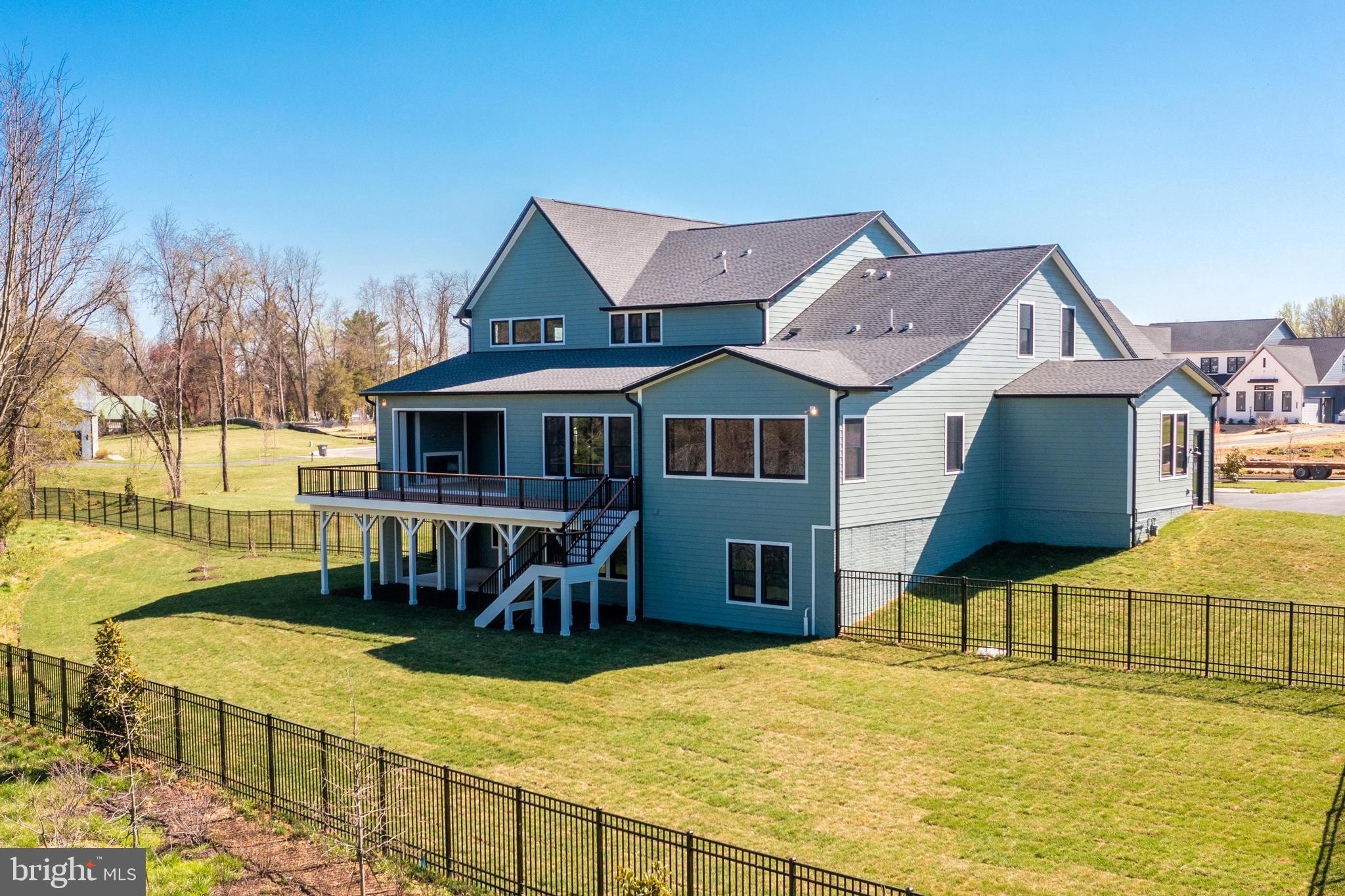 666 Stratford Hill Ct