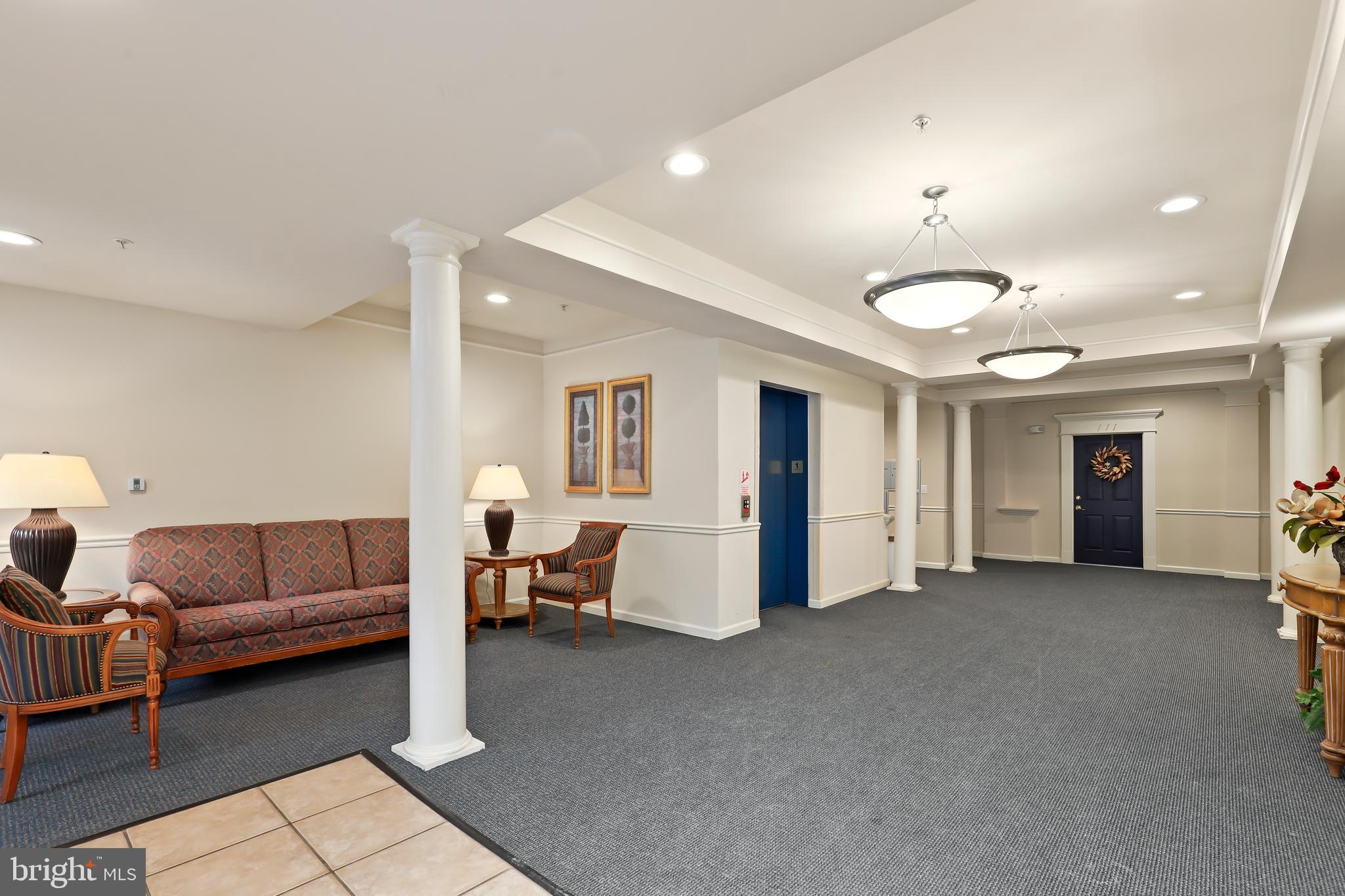 2921 DEER HOLLOW WAY 211