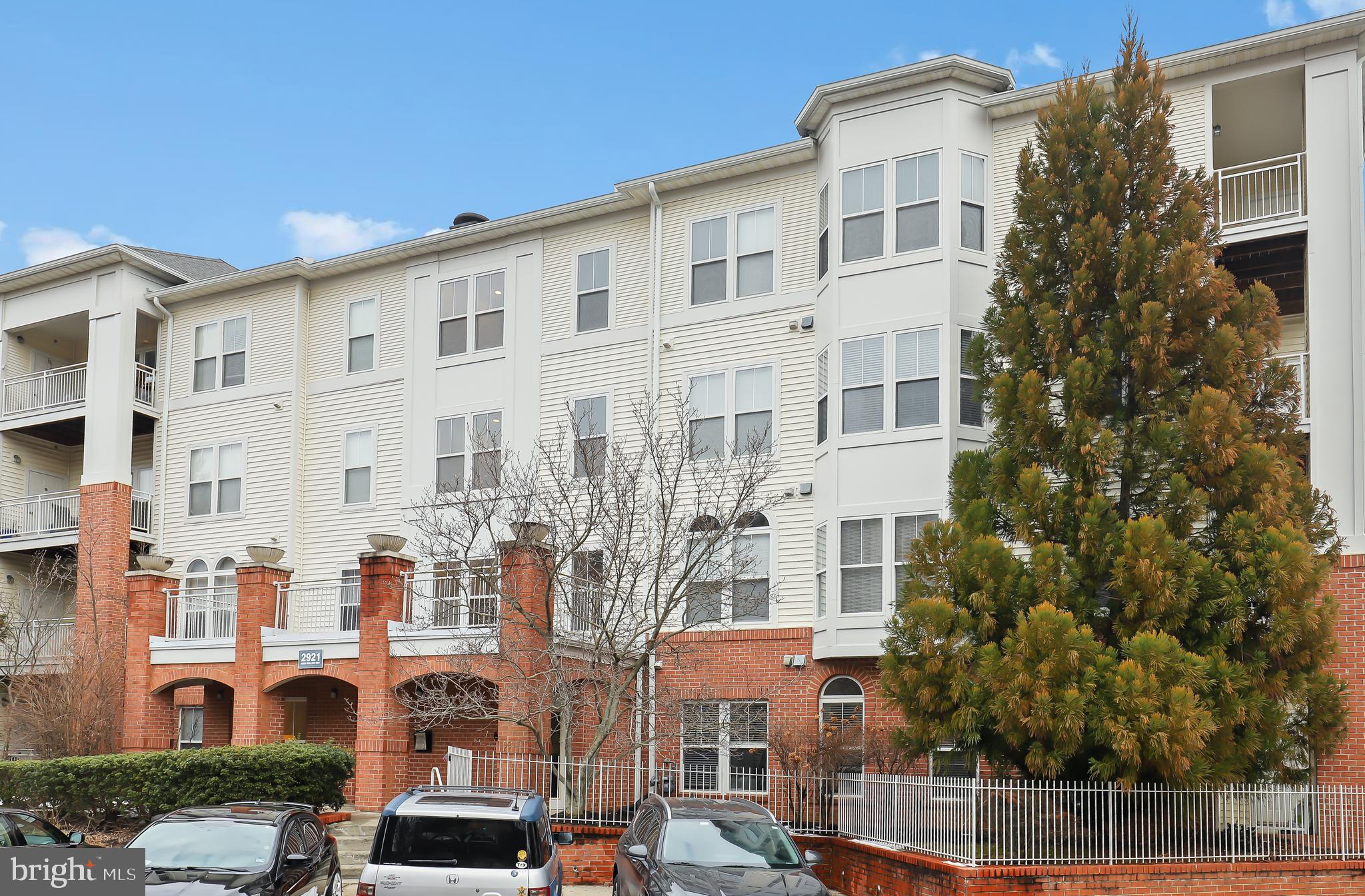 2921 DEER HOLLOW WAY 211