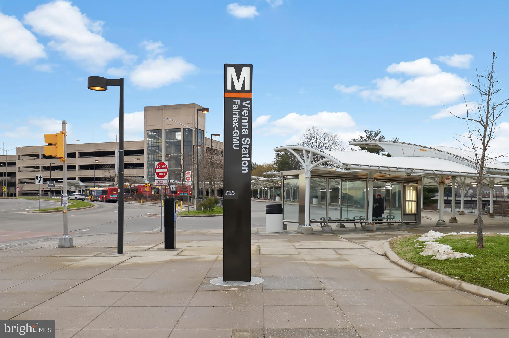 2921 DEER HOLLOW WAY 211