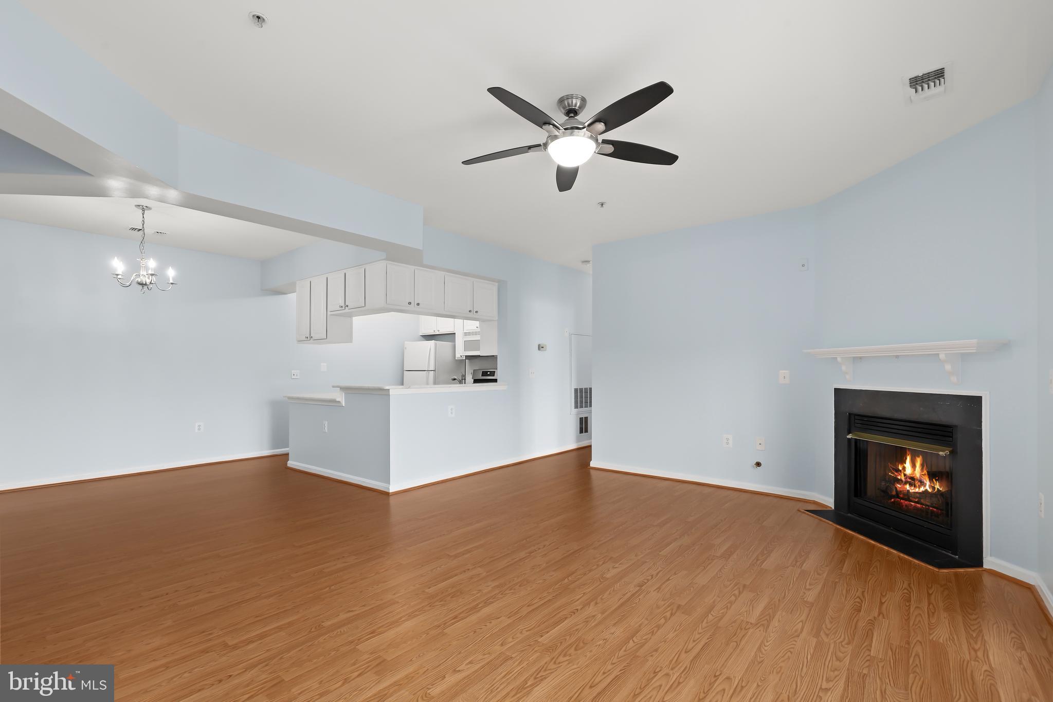 2921 DEER HOLLOW WAY 211