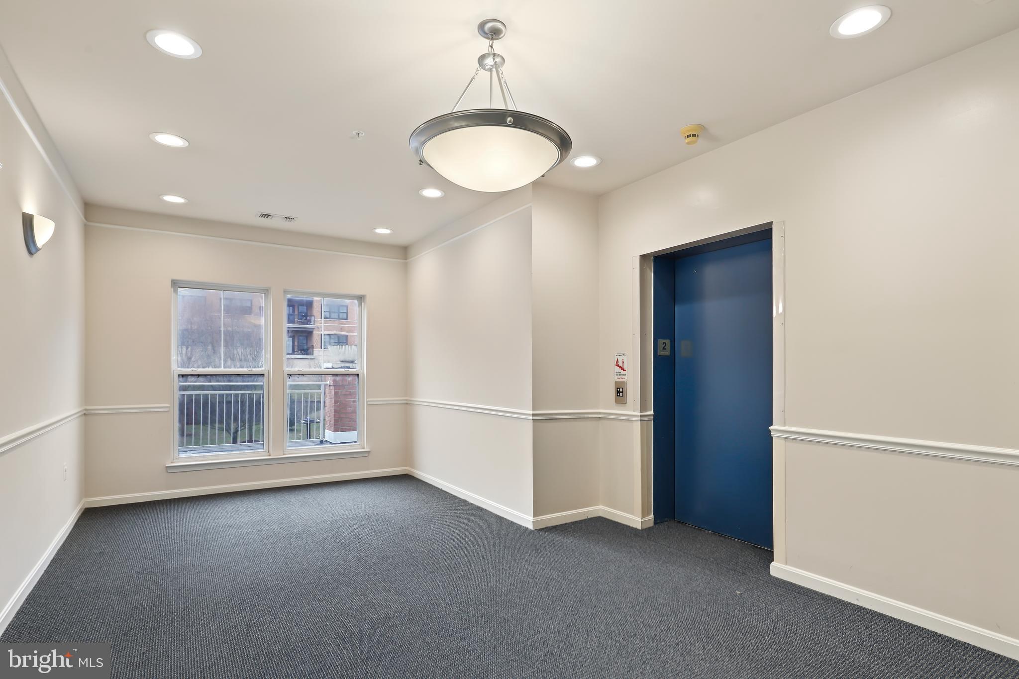 2921 DEER HOLLOW WAY 211