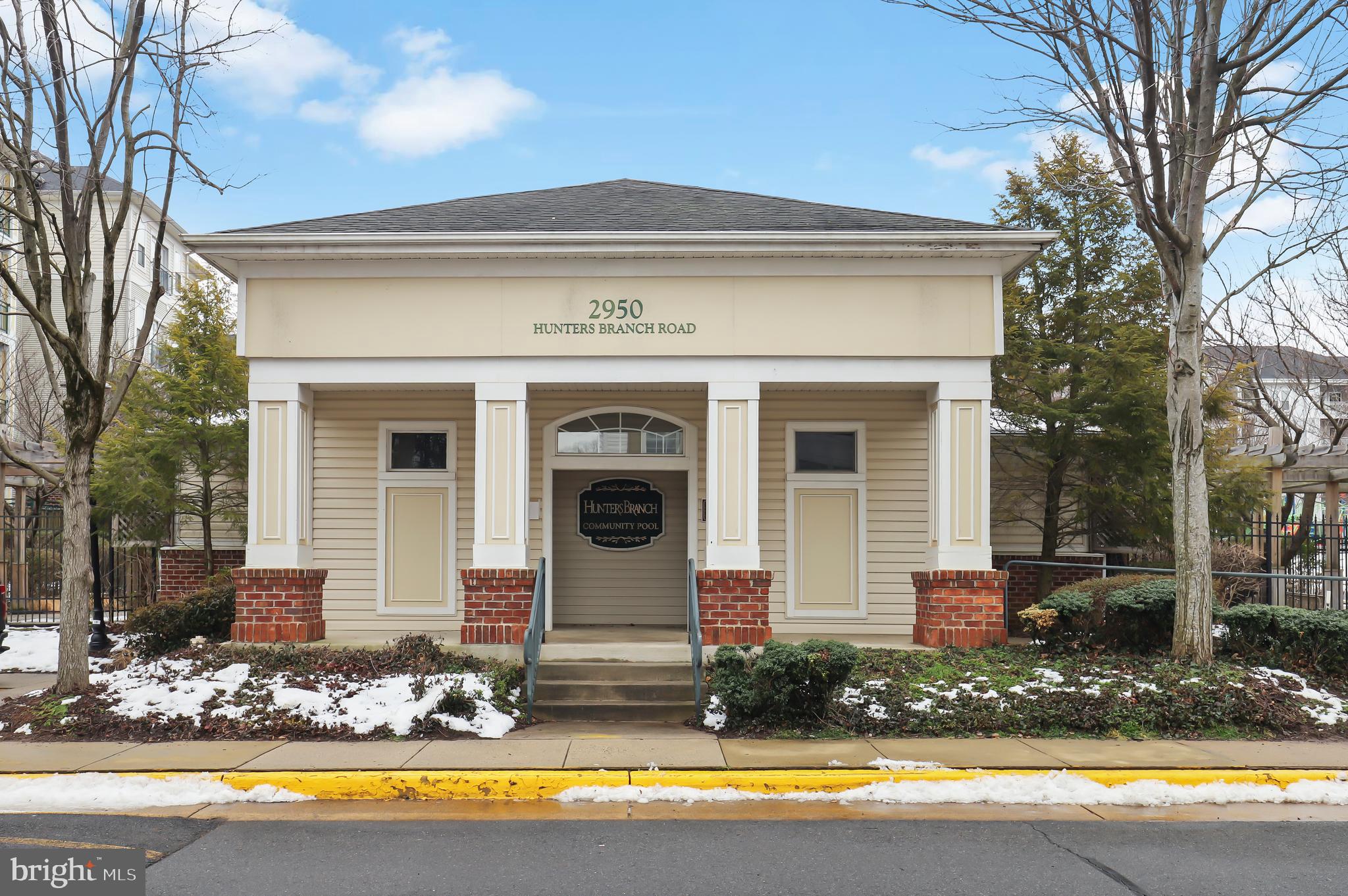 2921 DEER HOLLOW WAY 211