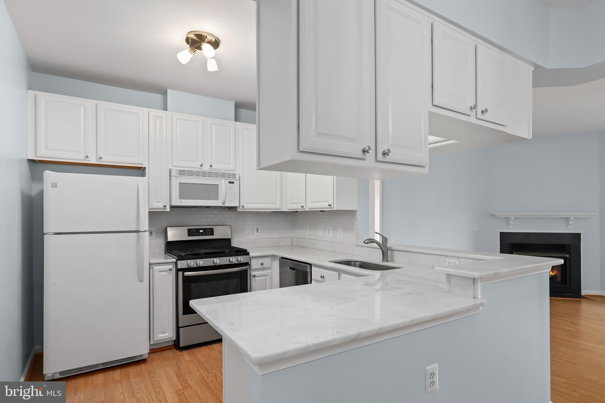 2921 DEER HOLLOW WAY 211