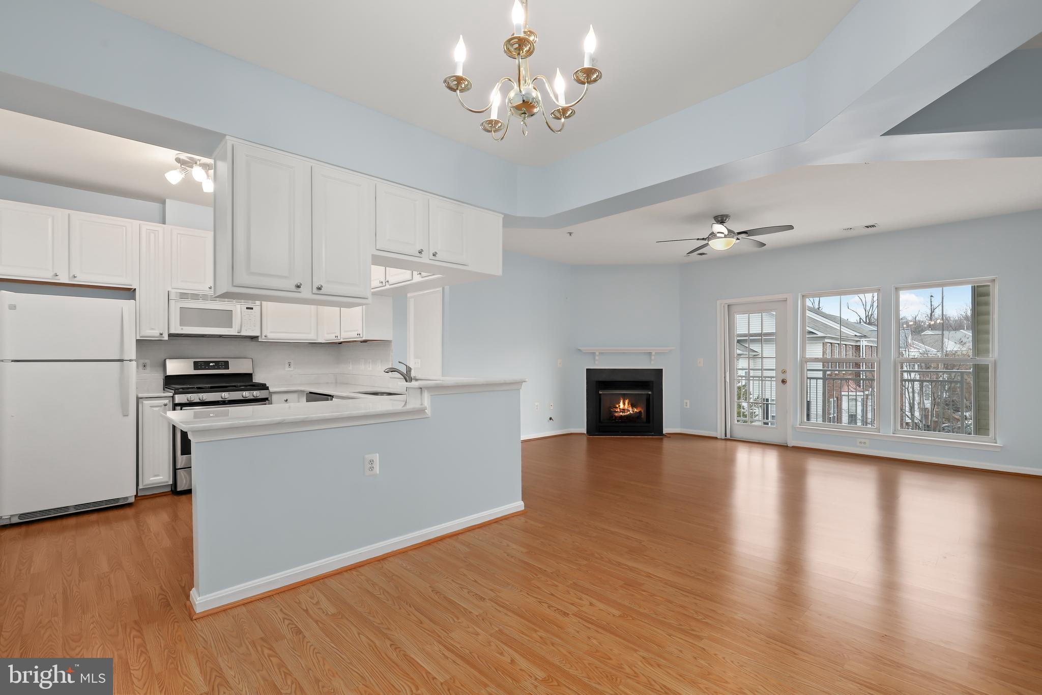 2921 DEER HOLLOW WAY 211