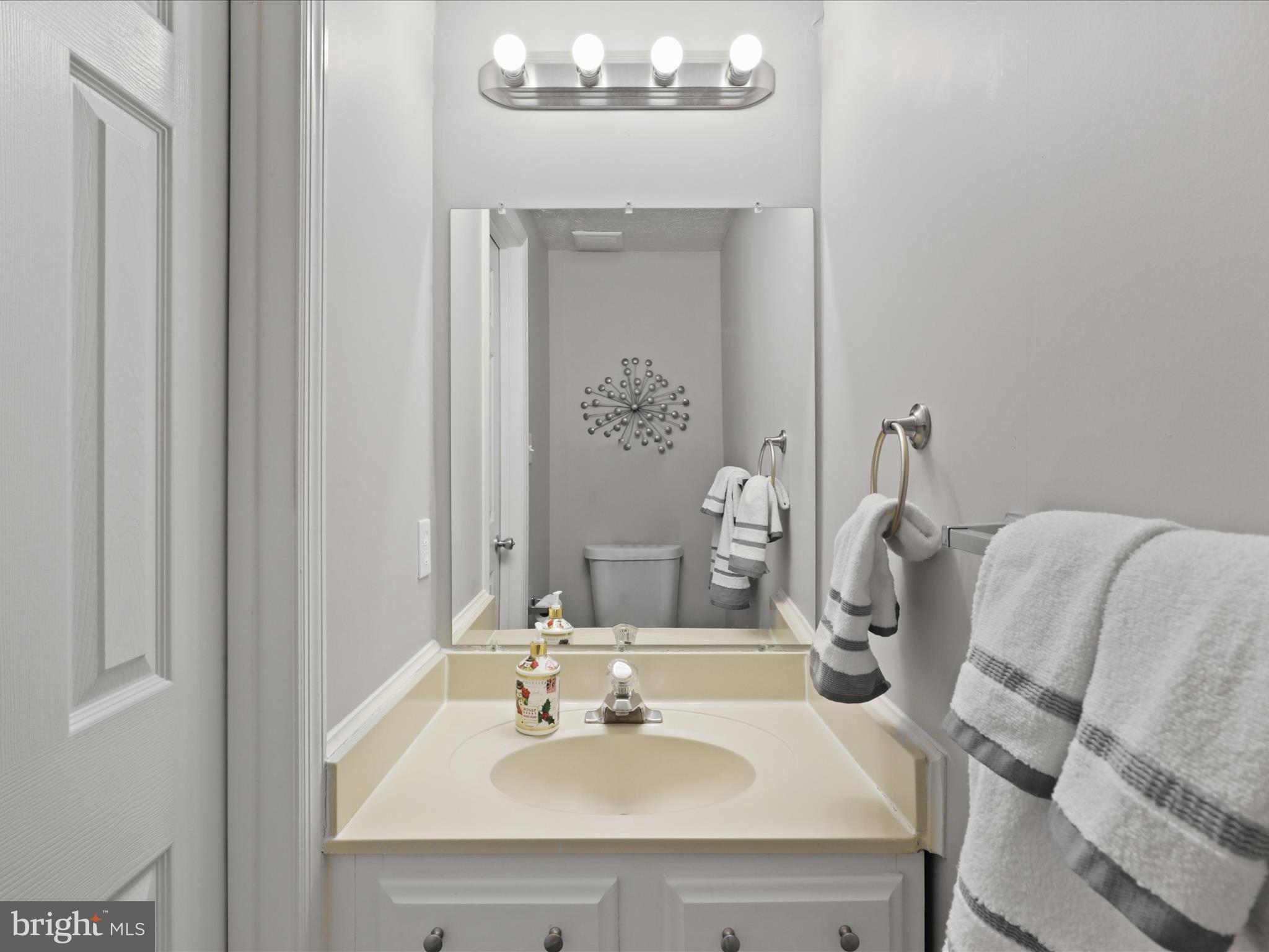 1561 AUTUMN RIDGE CIRCLE