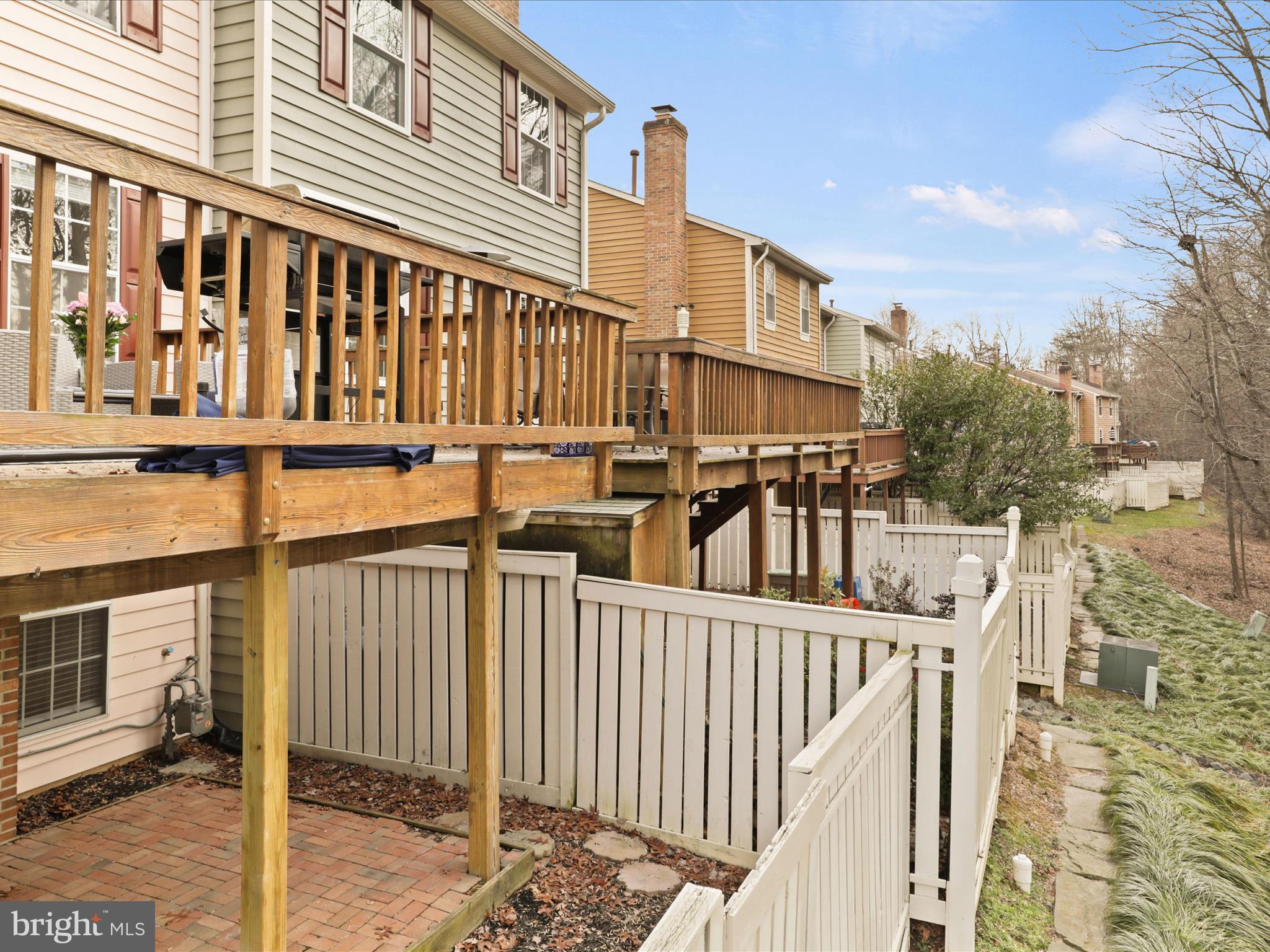 1561 AUTUMN RIDGE CIRCLE