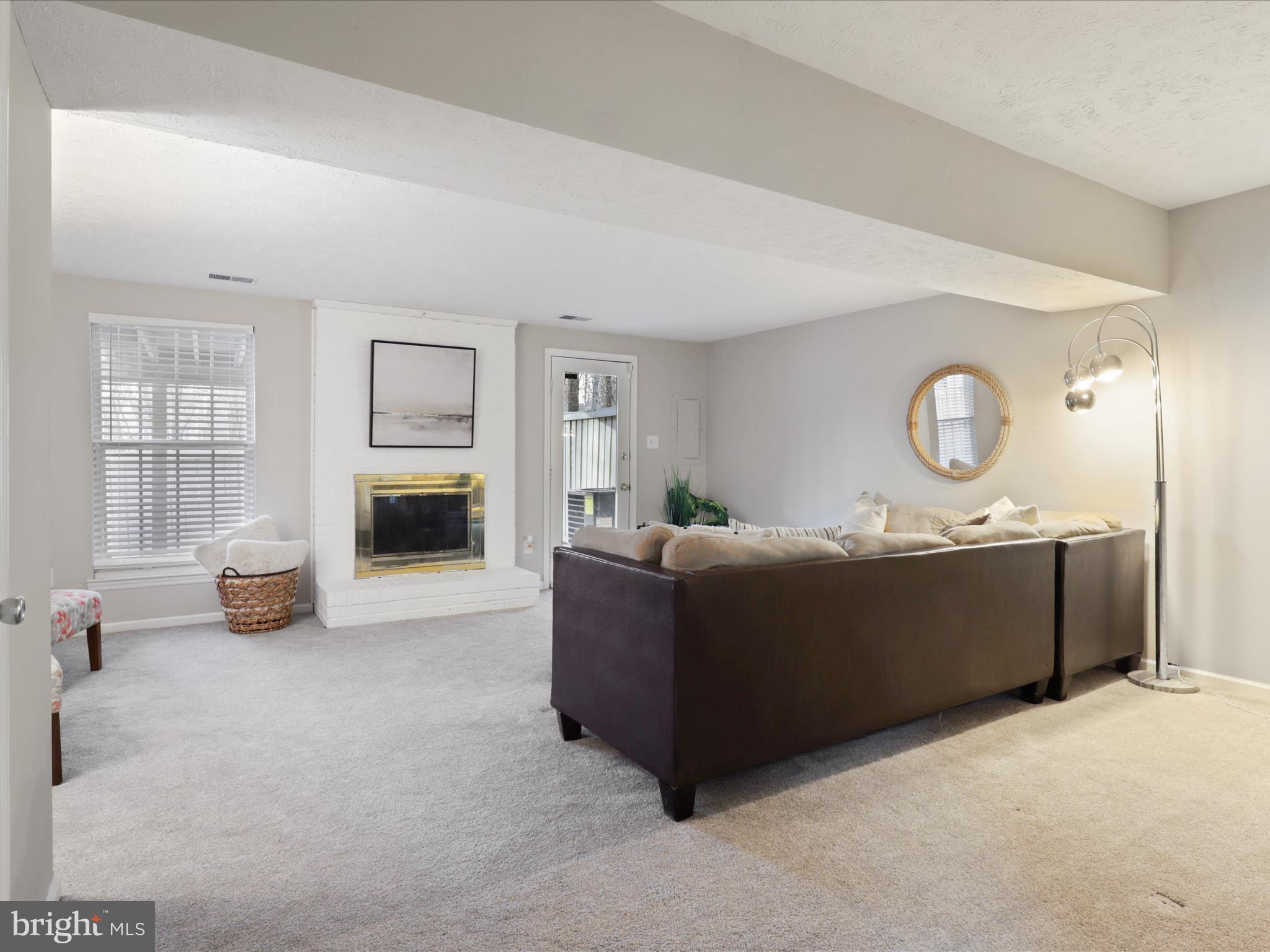 1561 AUTUMN RIDGE CIRCLE