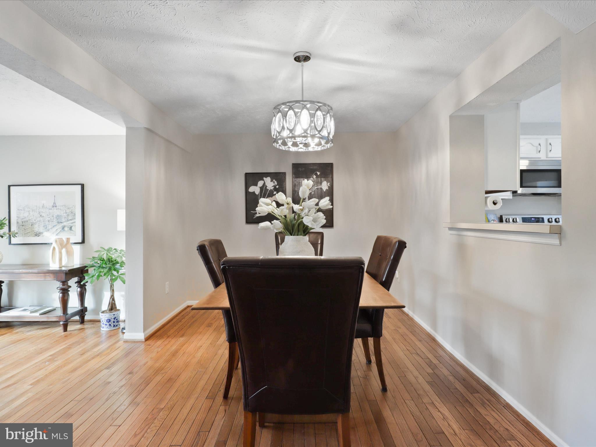 1561 AUTUMN RIDGE CIRCLE