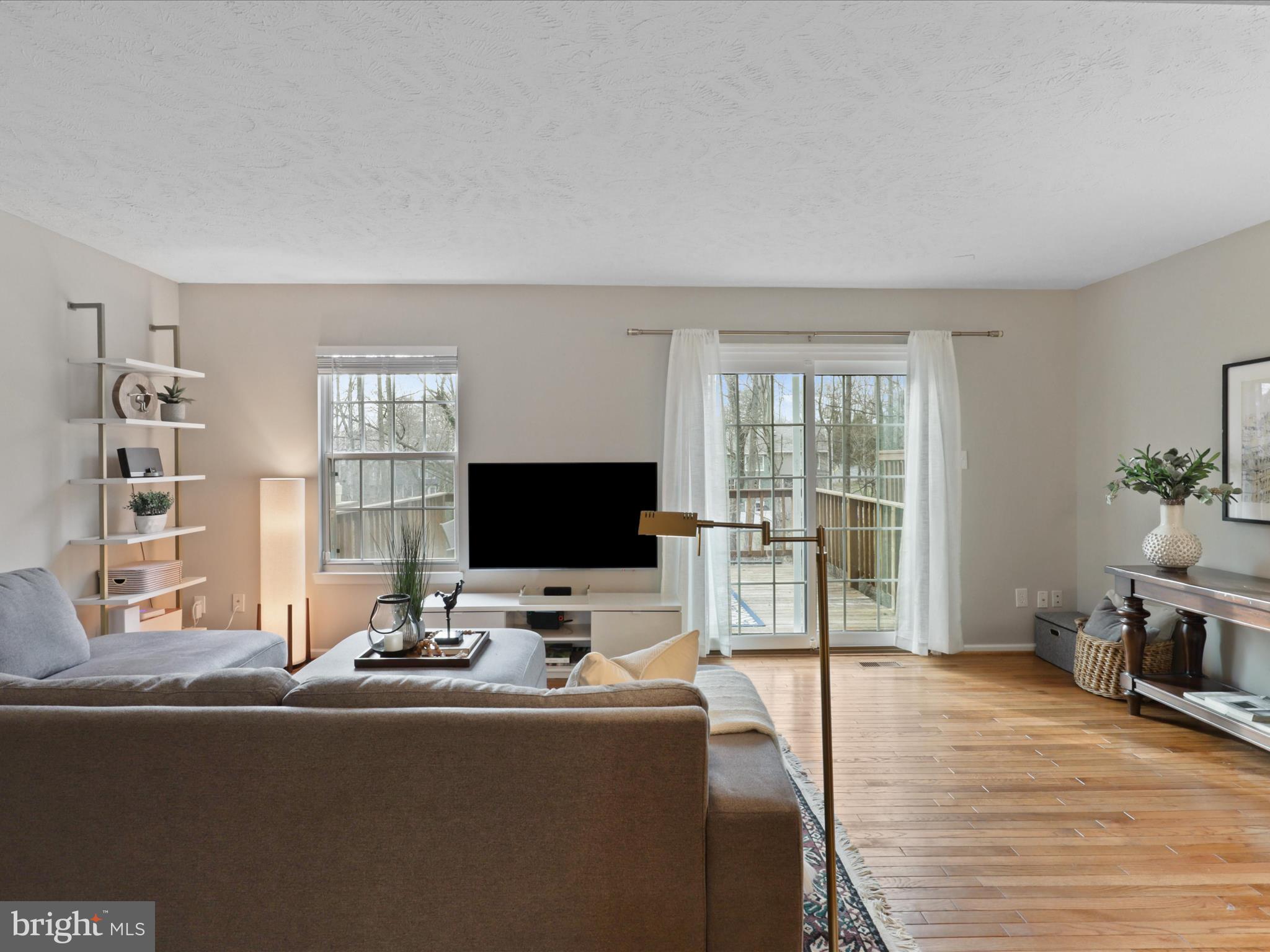 1561 AUTUMN RIDGE CIRCLE