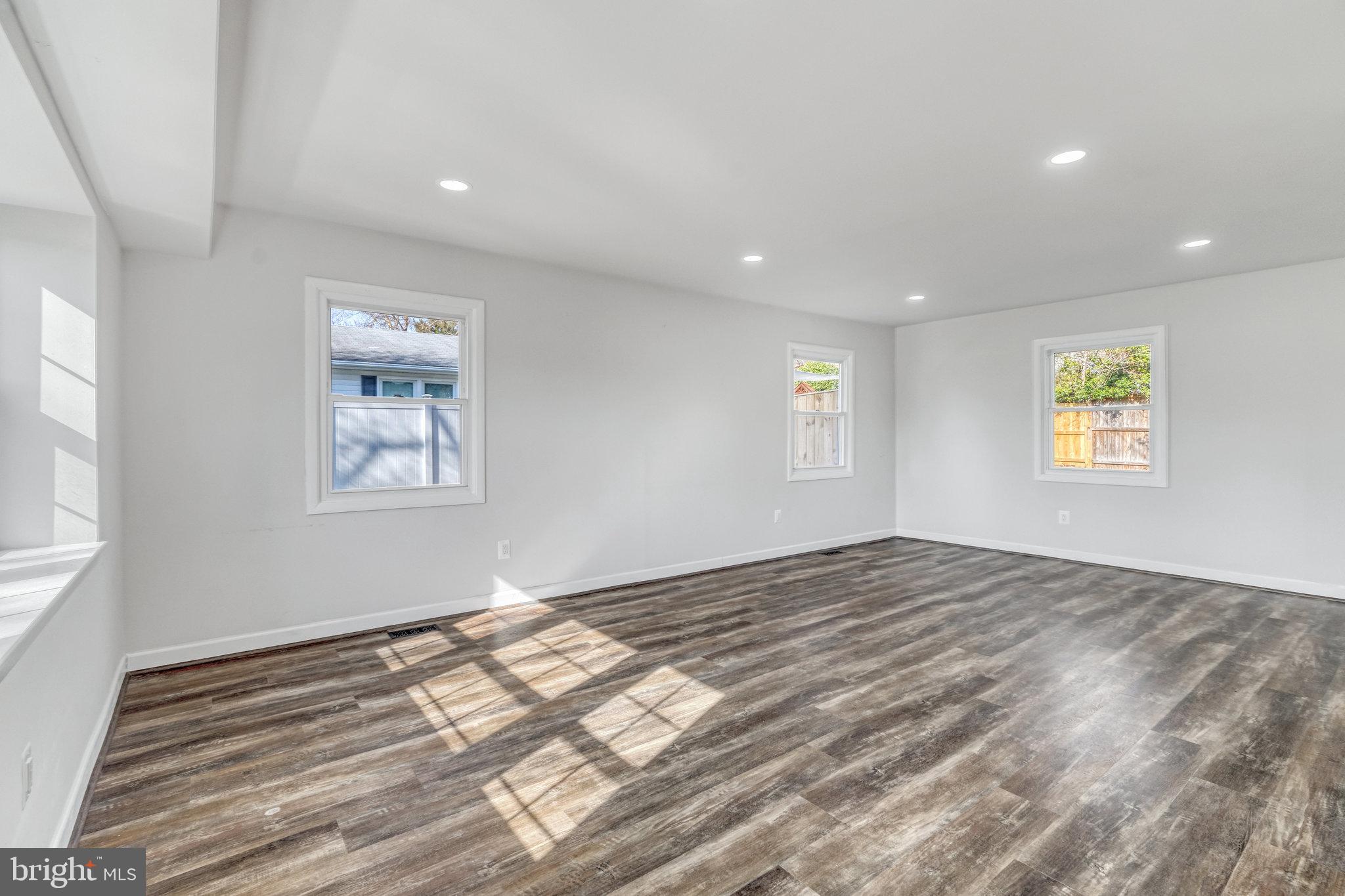 4117 Meadow Hill Ln