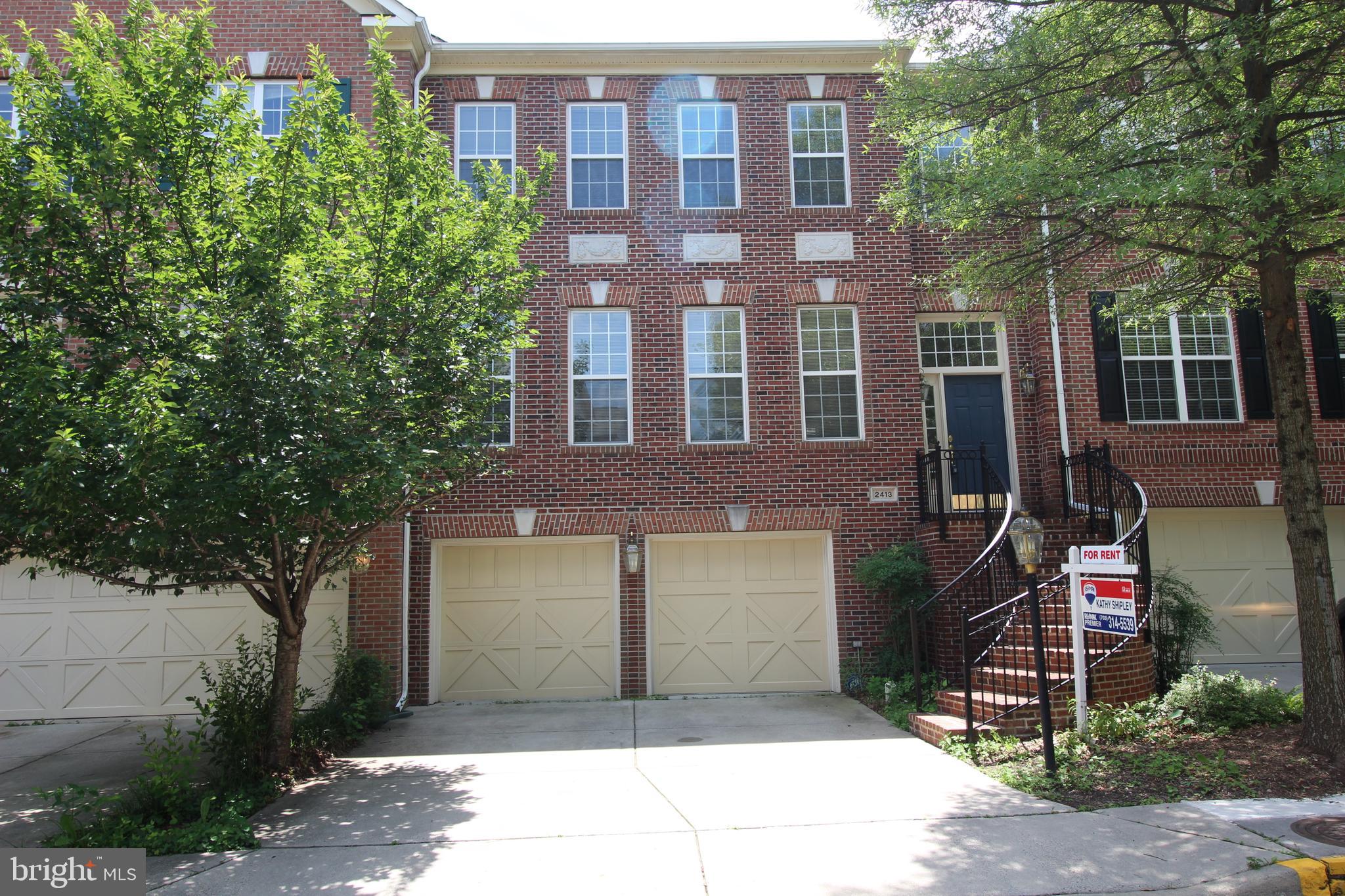 2413 Cypress Green Ln