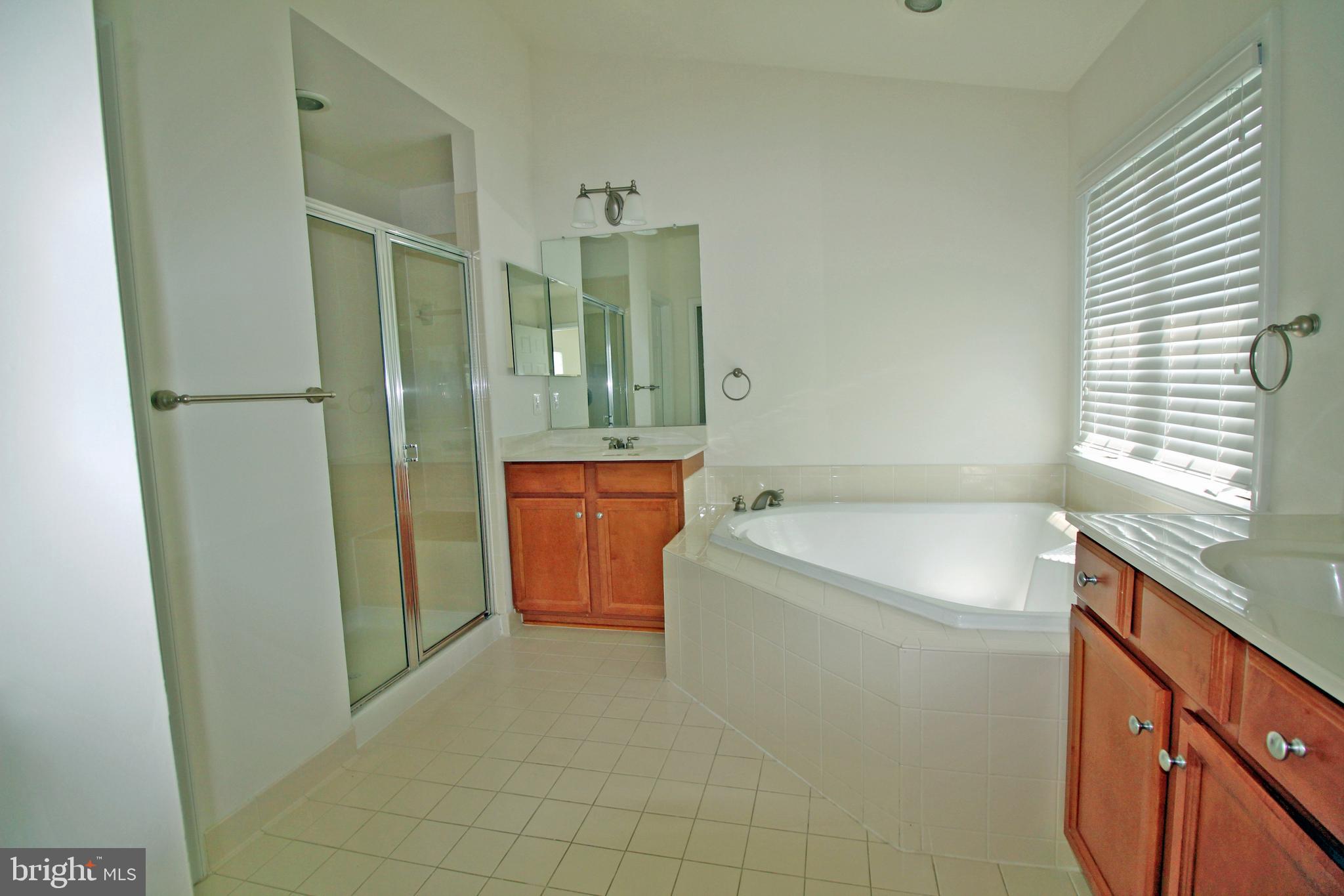 2413 Cypress Green Ln