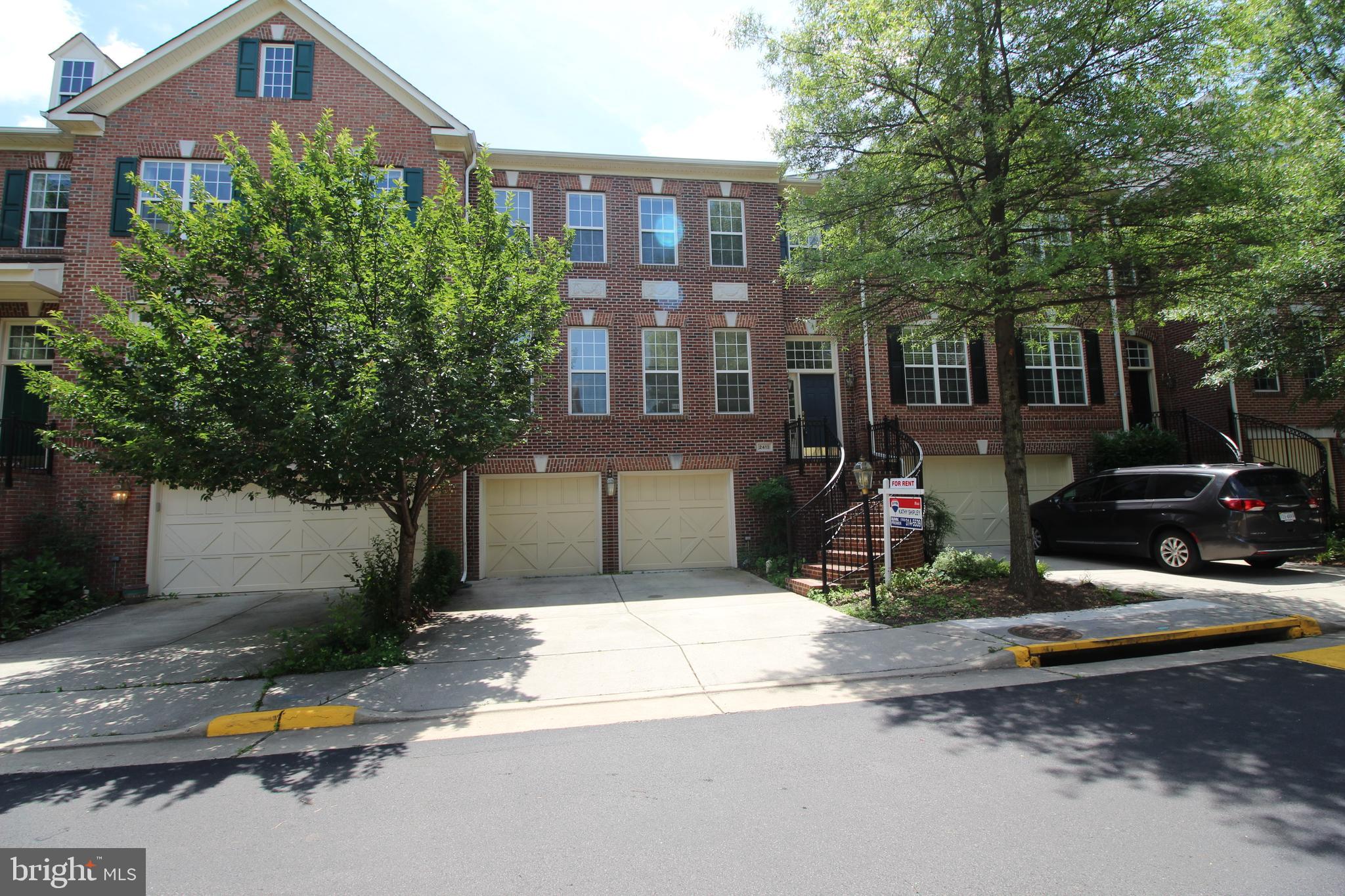 2413 Cypress Green Ln