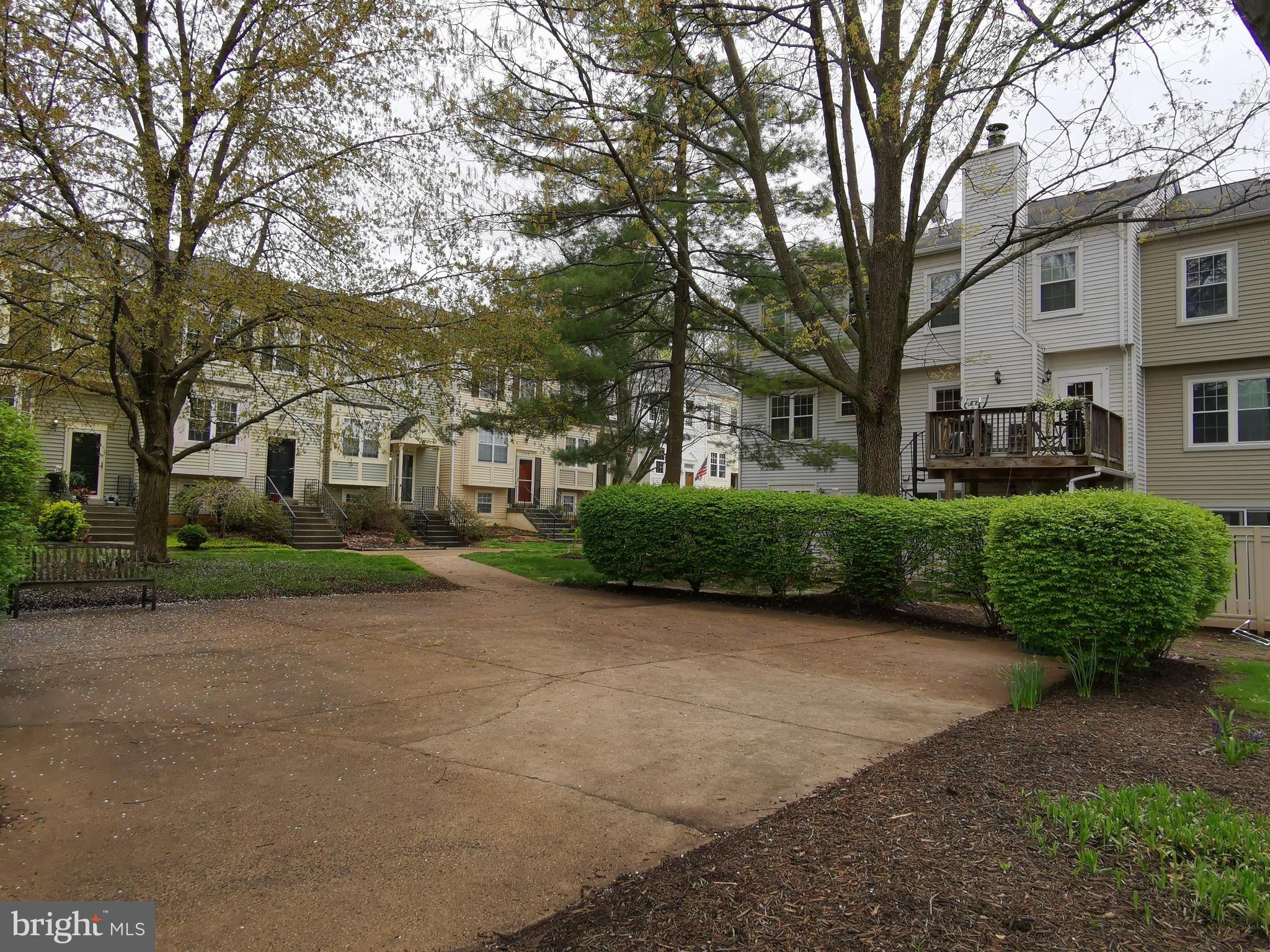 2322 Hunters Square Ct