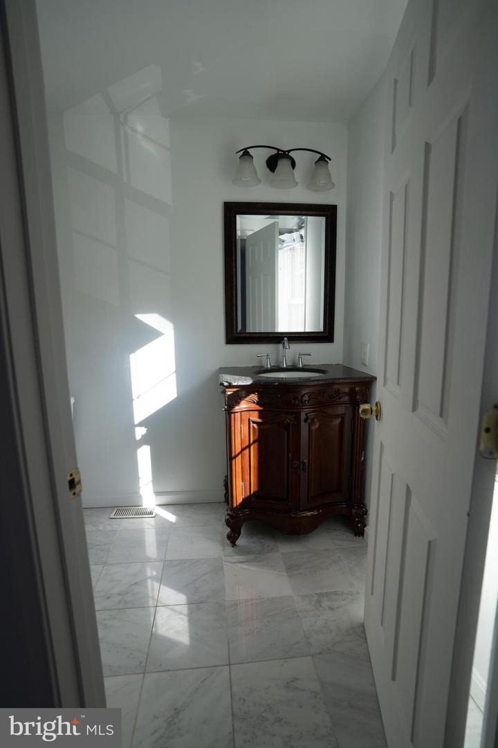 7446 Adams Park Ct
