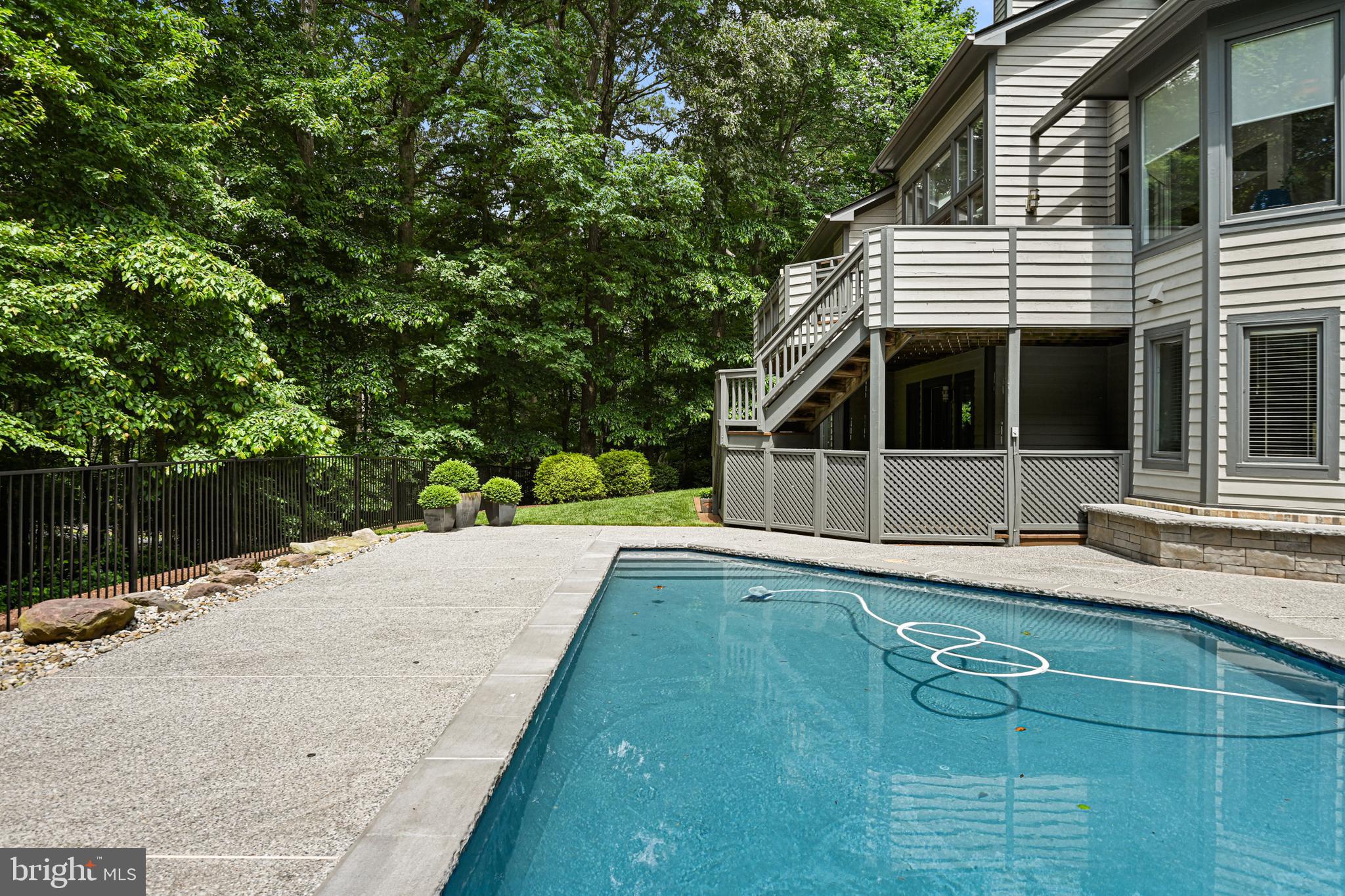 11217 Bright Pond Ln