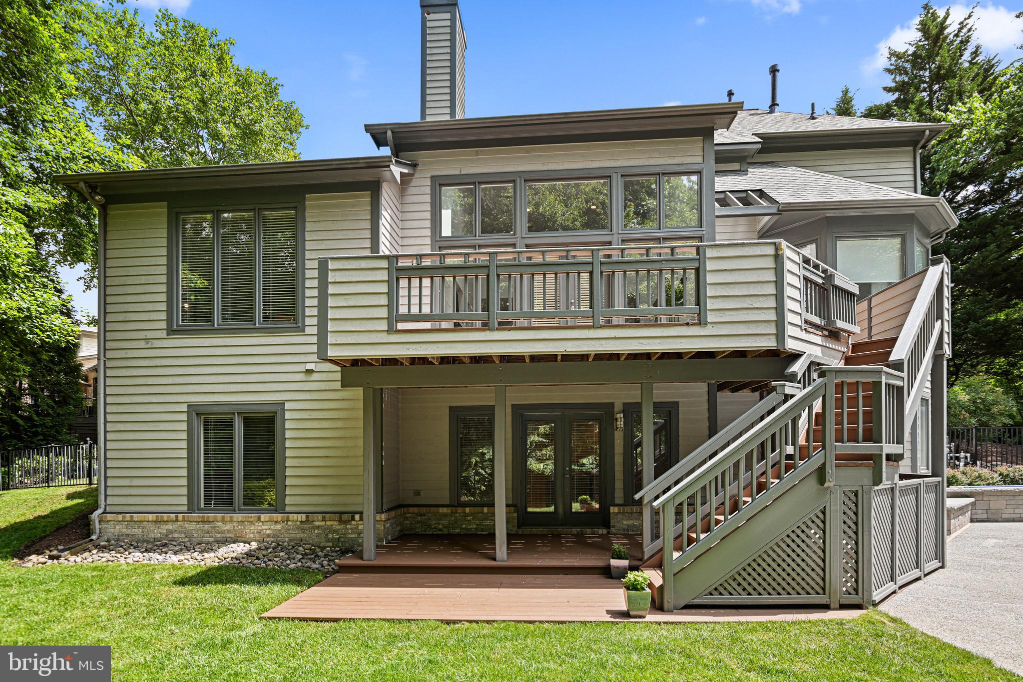11217 Bright Pond Ln
