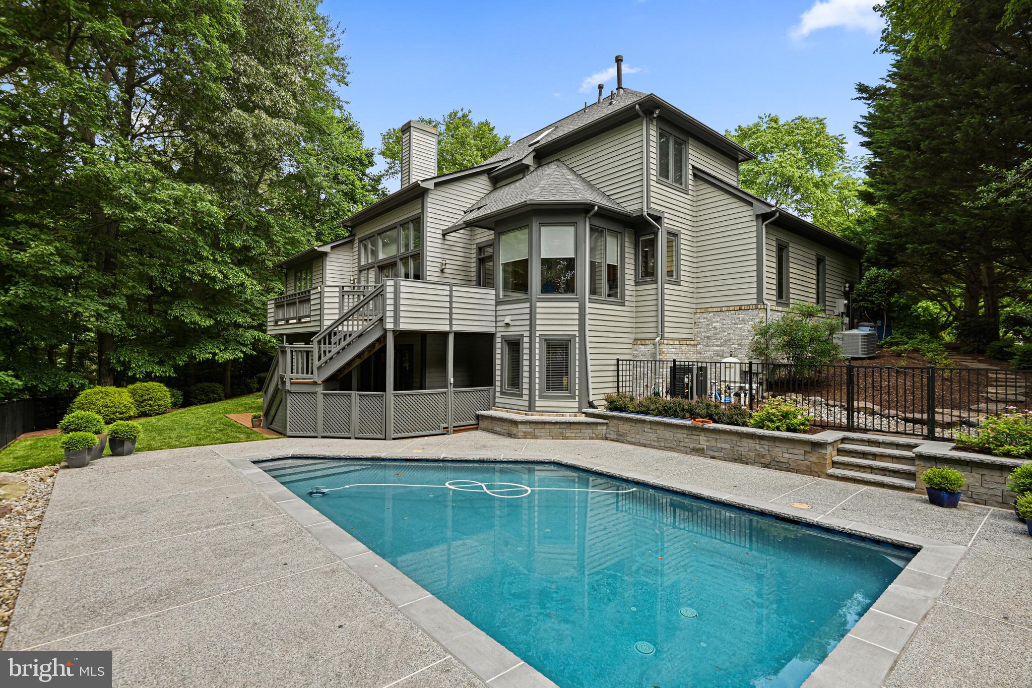 11217 Bright Pond Ln