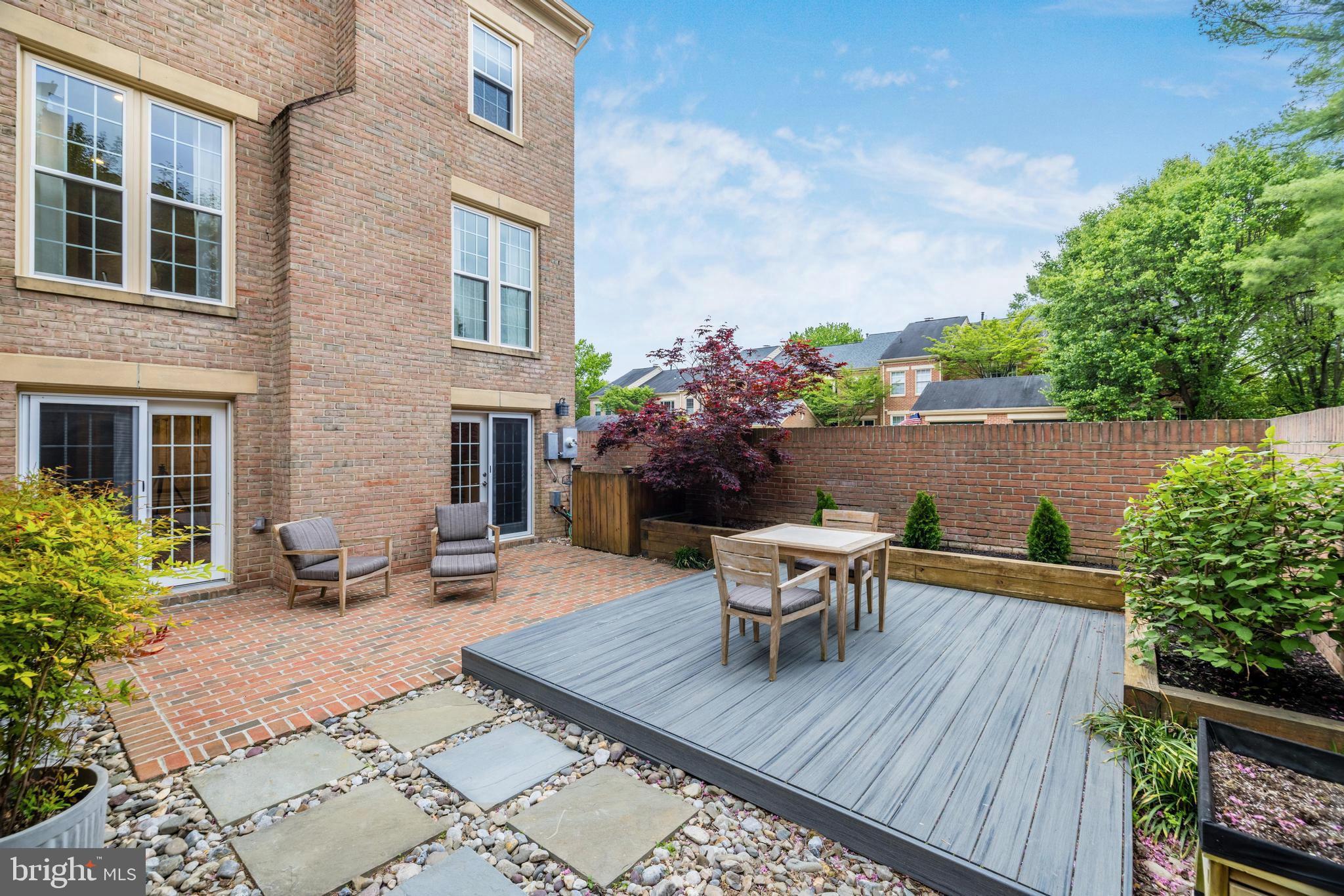1404 McLean Mews Ct