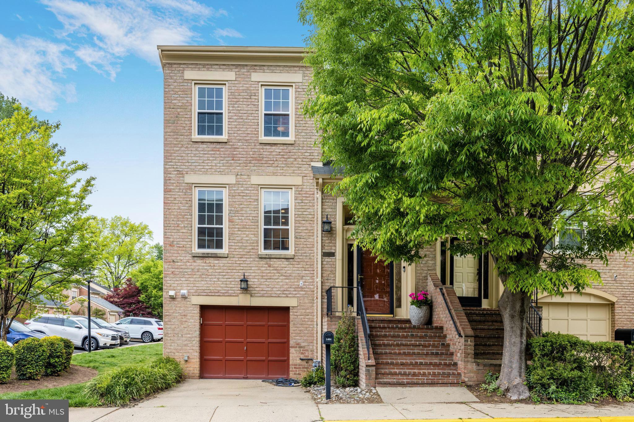 1404 McLean Mews Ct
