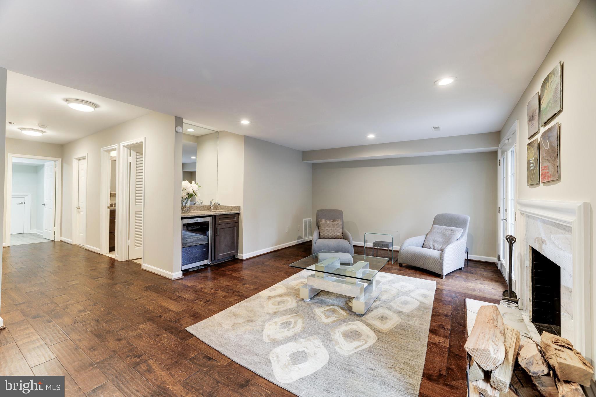 1404 McLean Mews Ct
