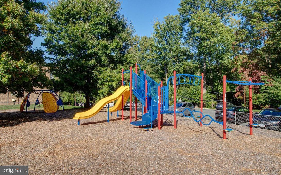 11256 Chestnut Grove Sq #243