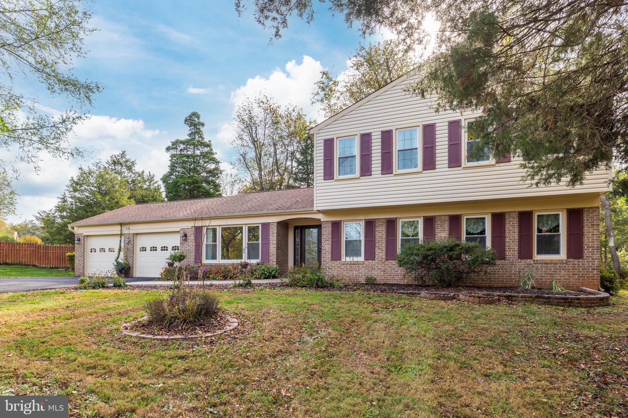 919 Holly Blossom Ct