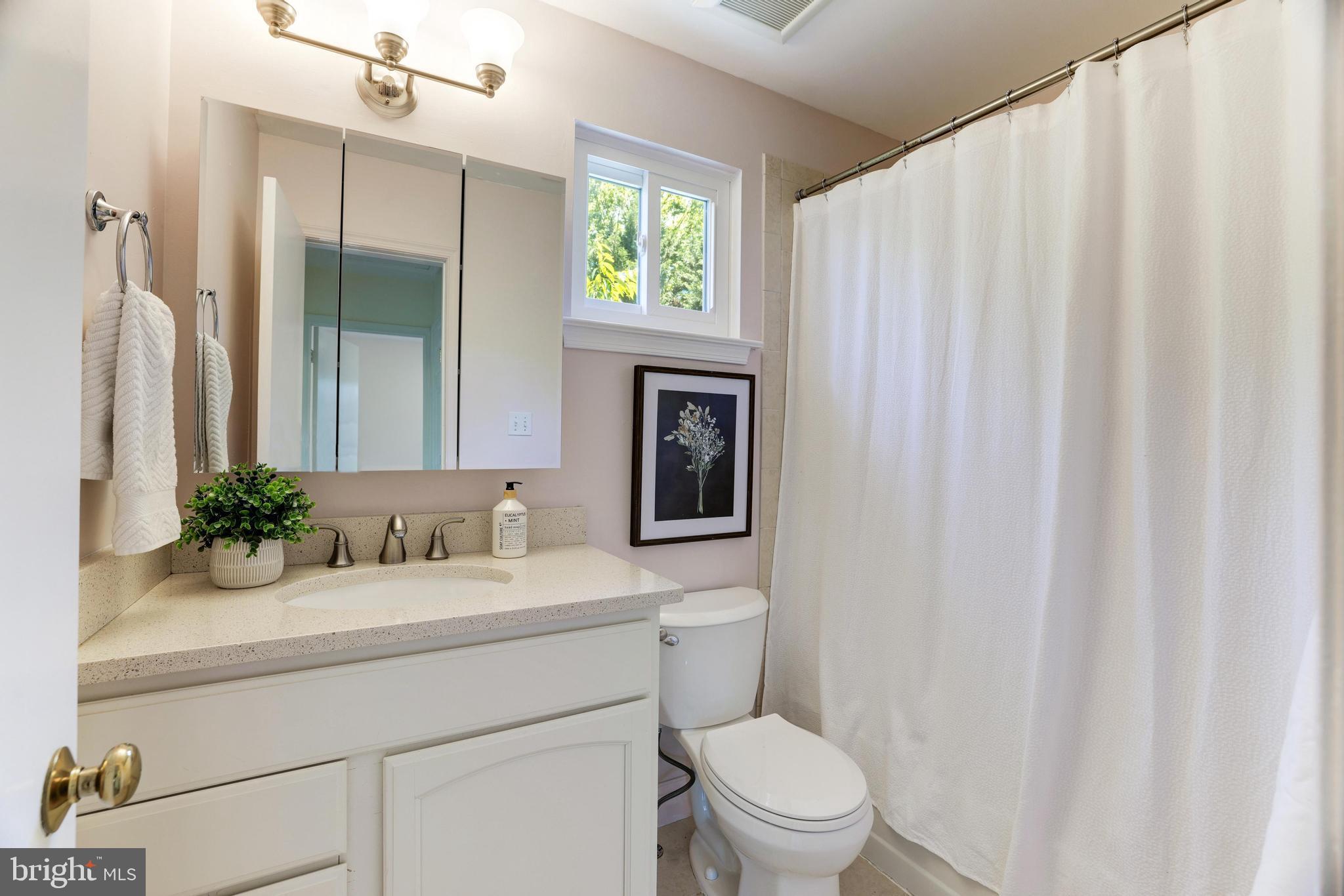 1404 Kingsvale Cir