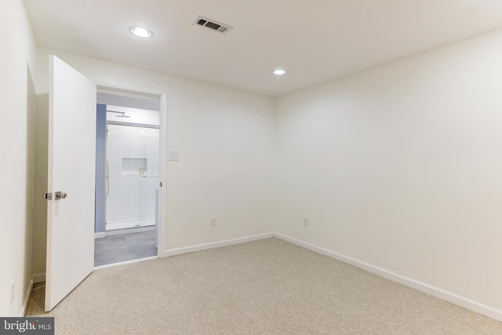 1404 Kingsvale Cir