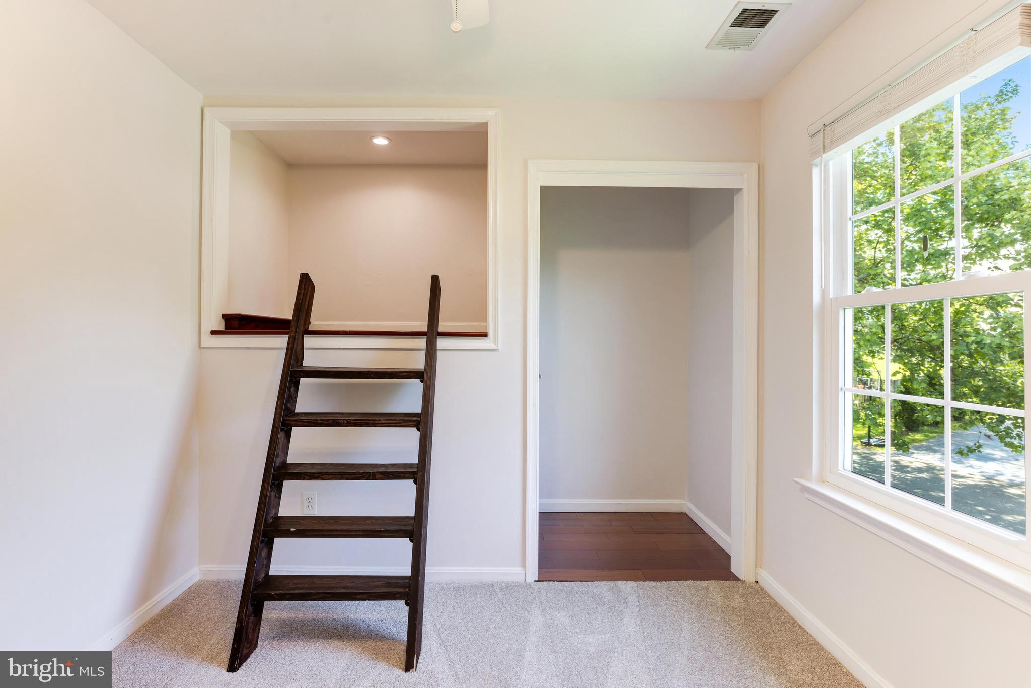 1404 Kingsvale Cir