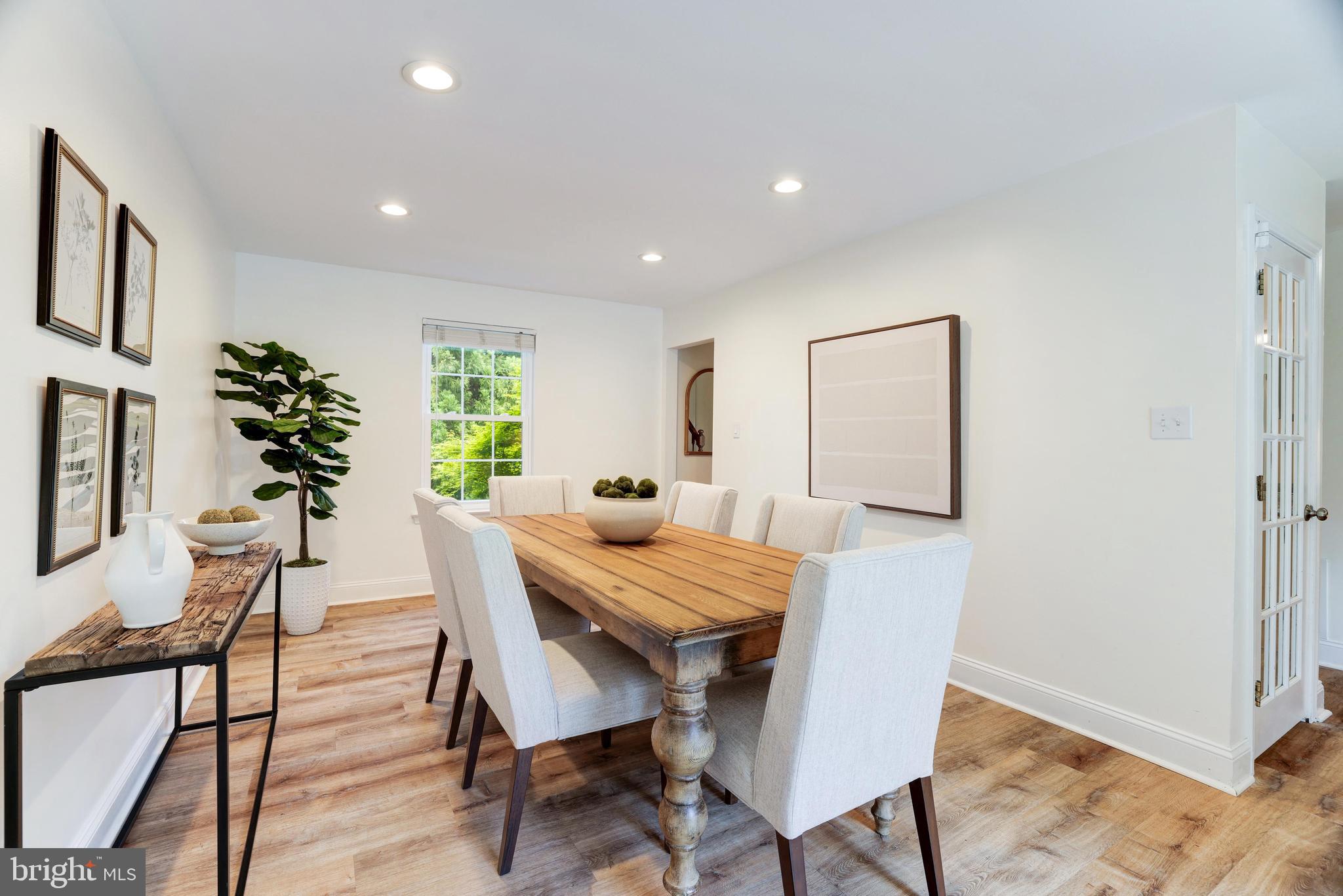 1404 Kingsvale Cir