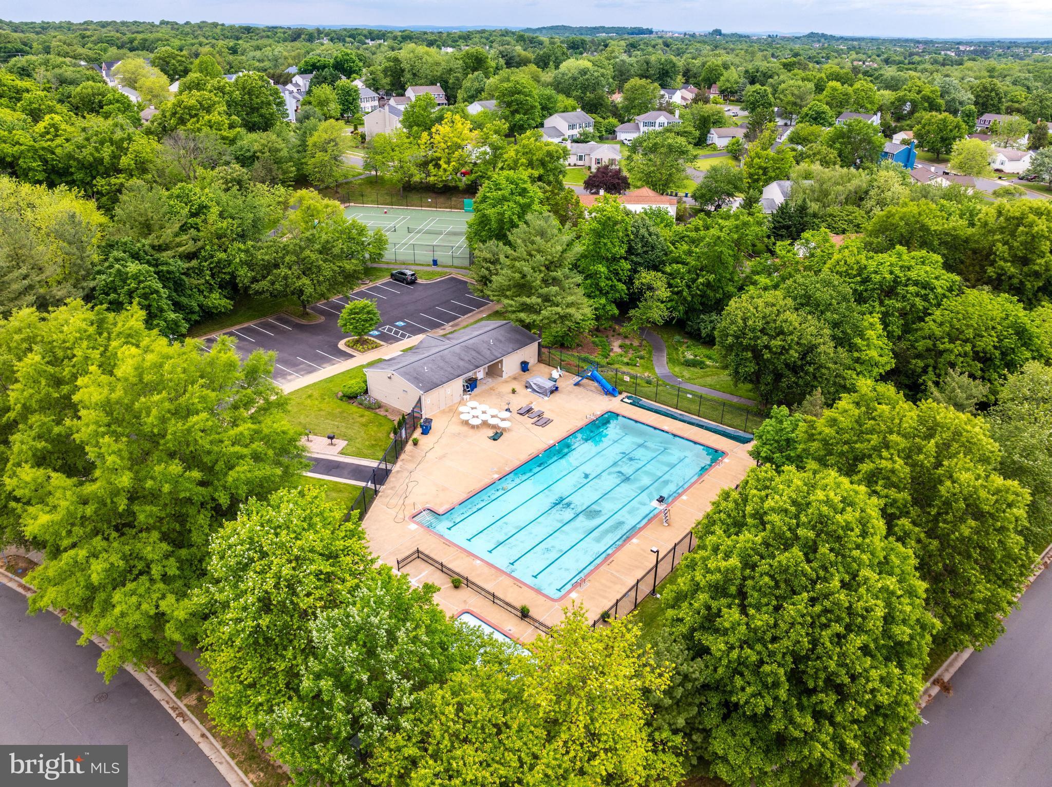 1404 Kingsvale Cir