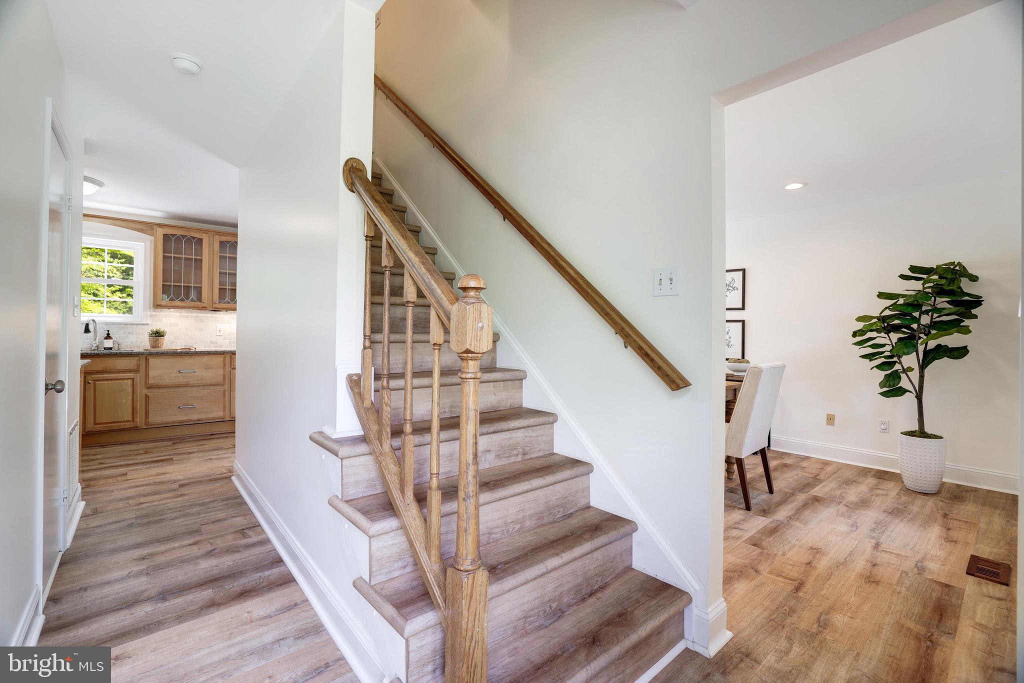 1404 Kingsvale Cir