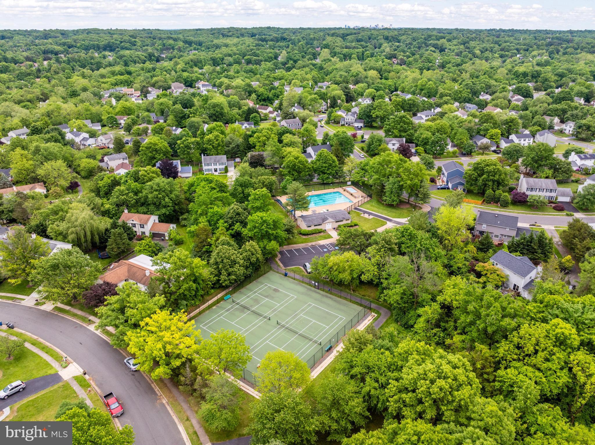 1404 Kingsvale Cir
