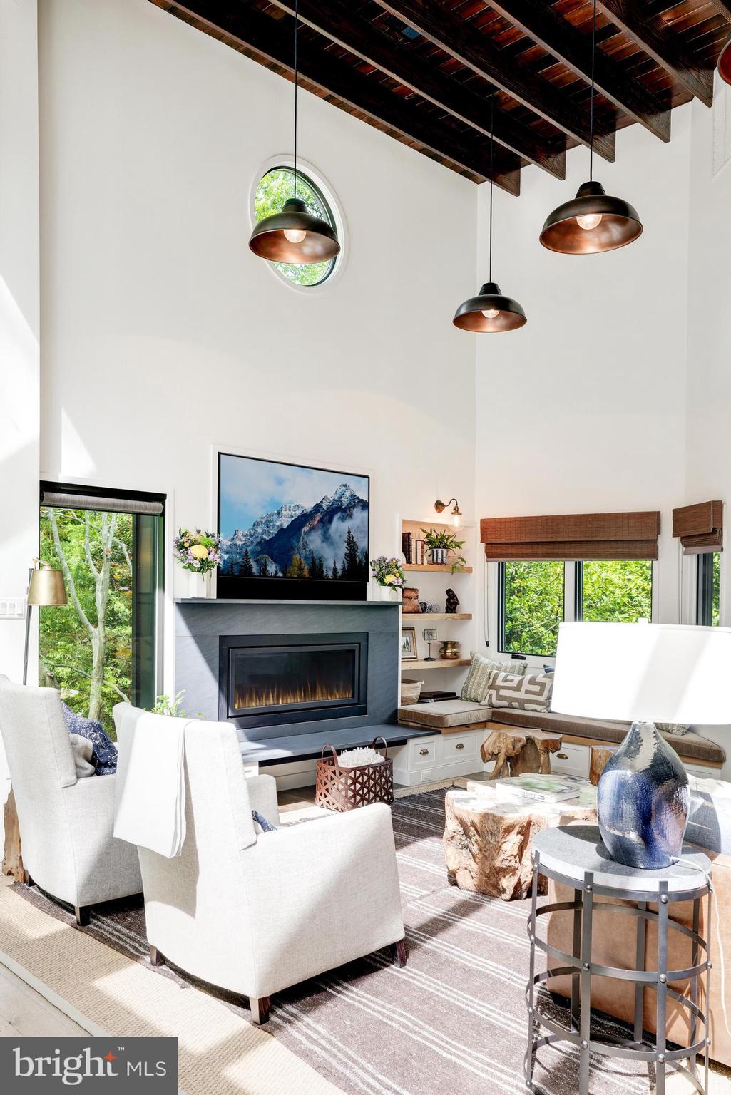 1926 Upper Lake Dr