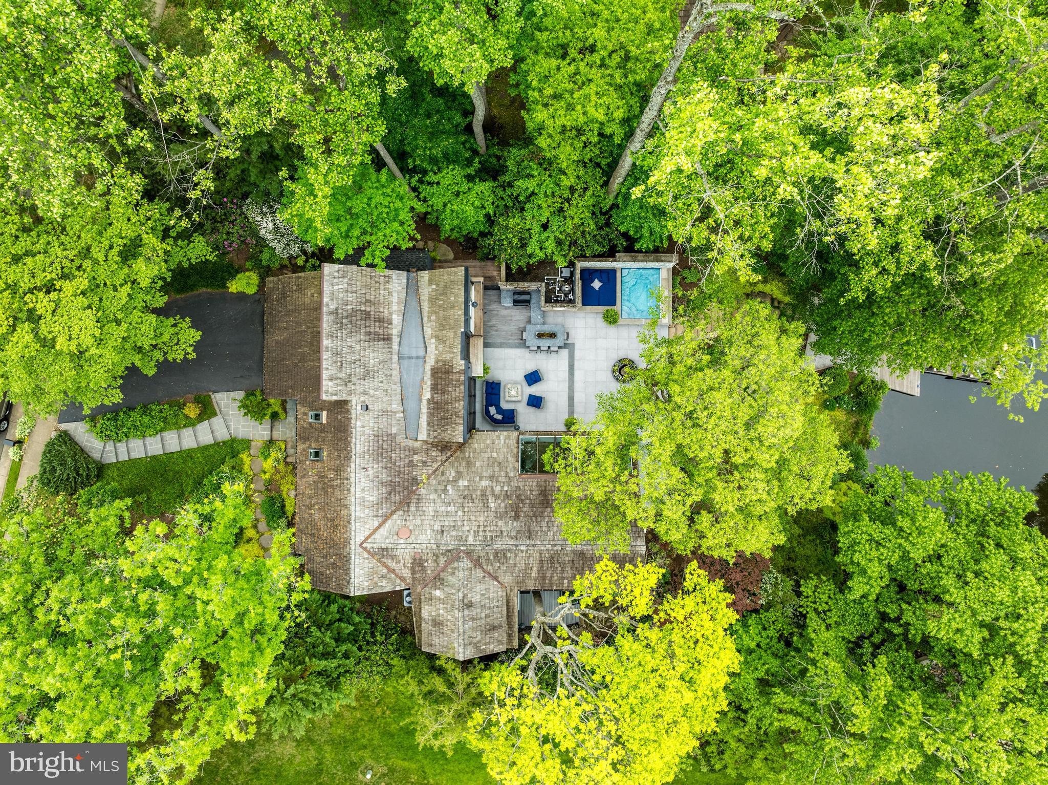 1926 Upper Lake Dr