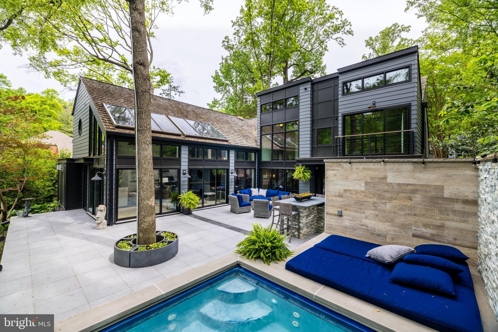 1926 Upper Lake Dr