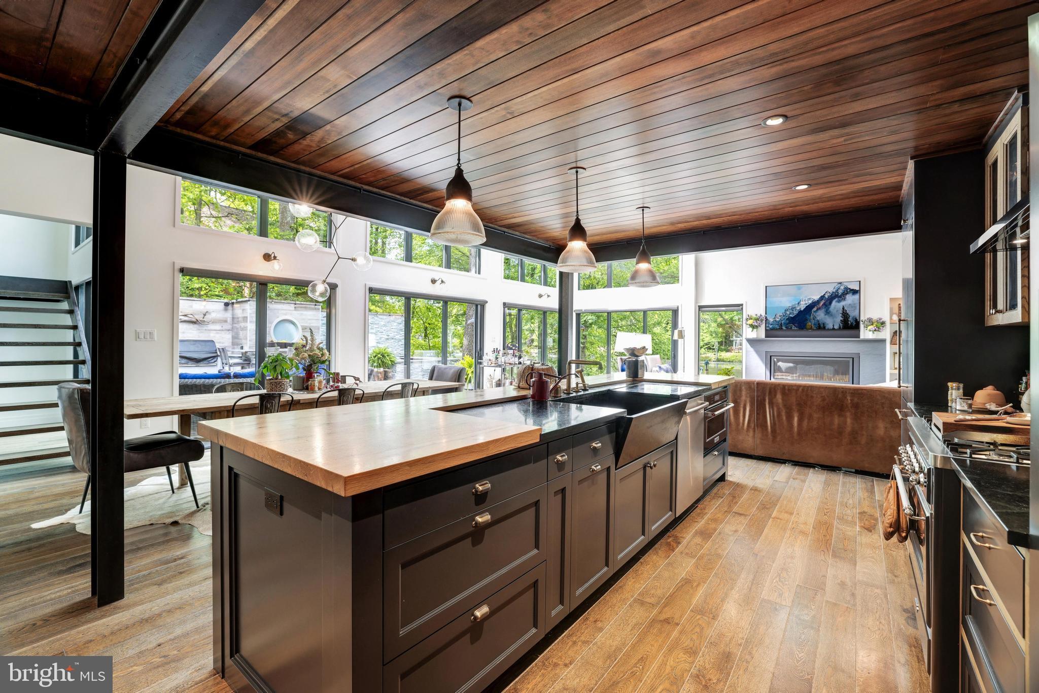 1926 Upper Lake Dr