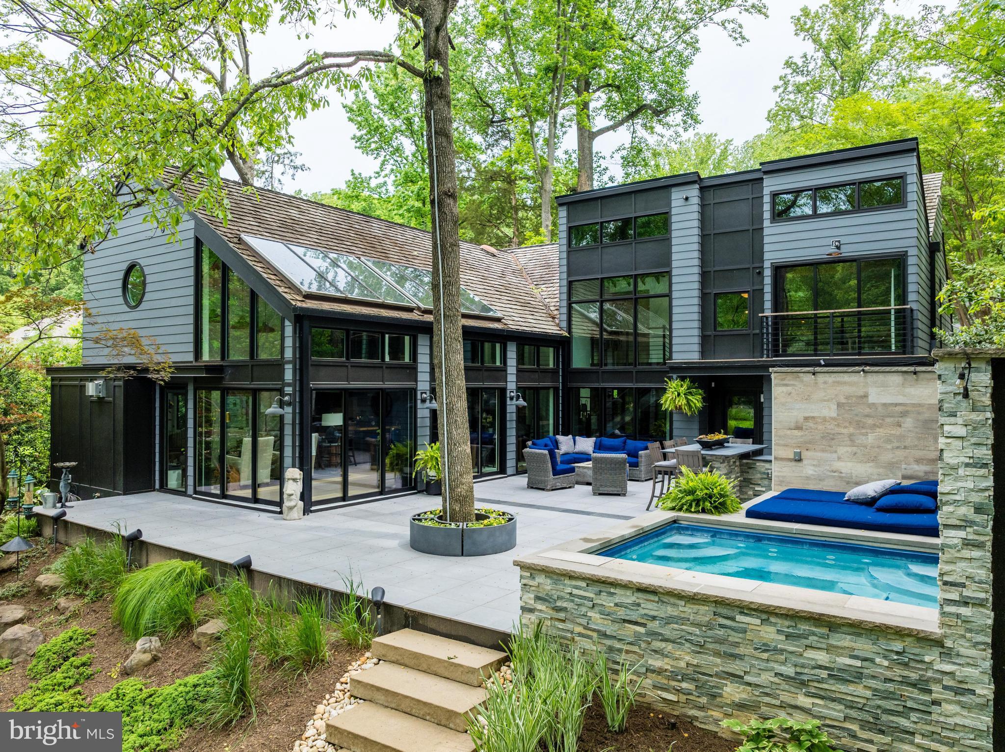 1926 Upper Lake Dr