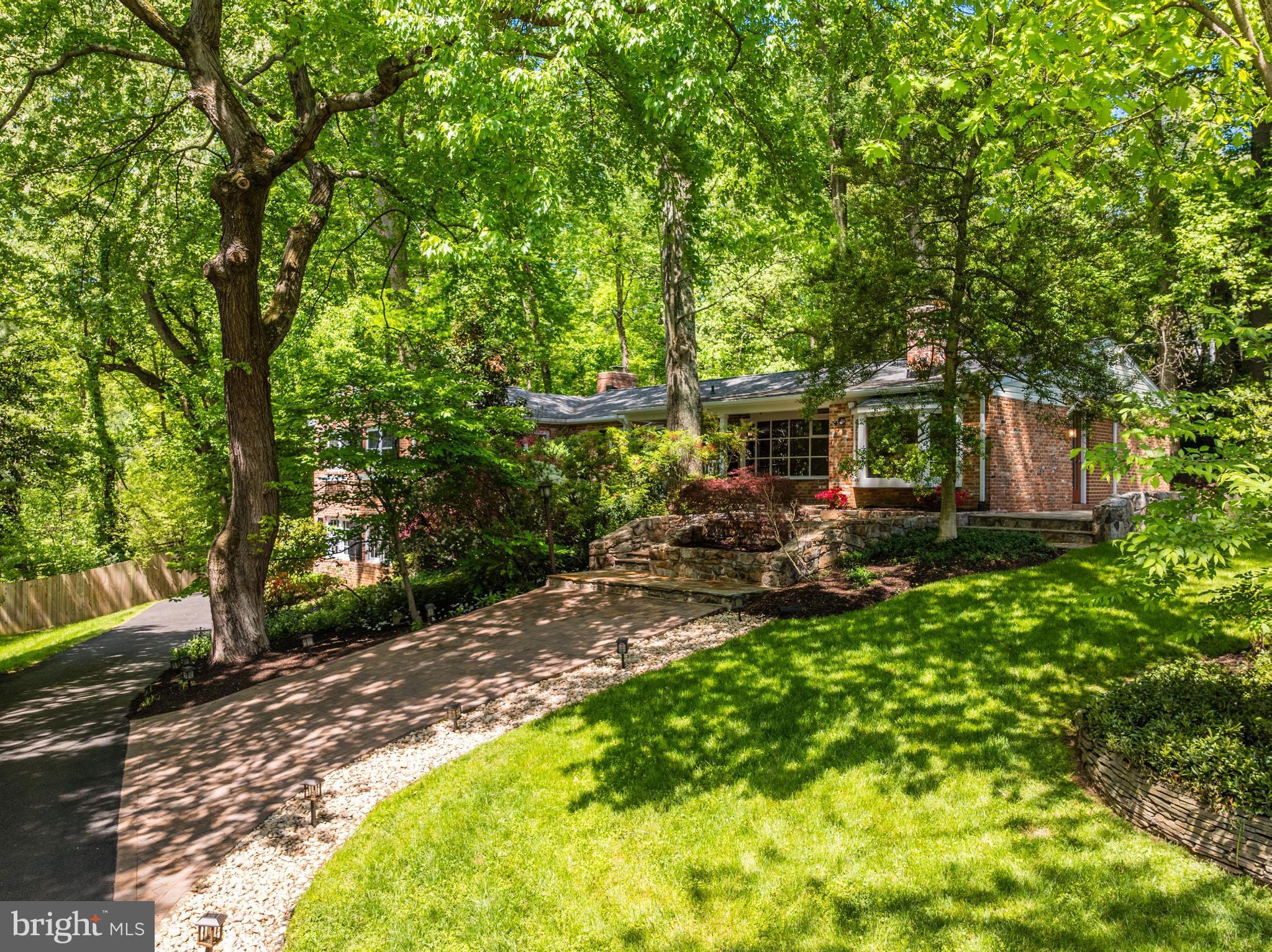 922 Constellation Dr